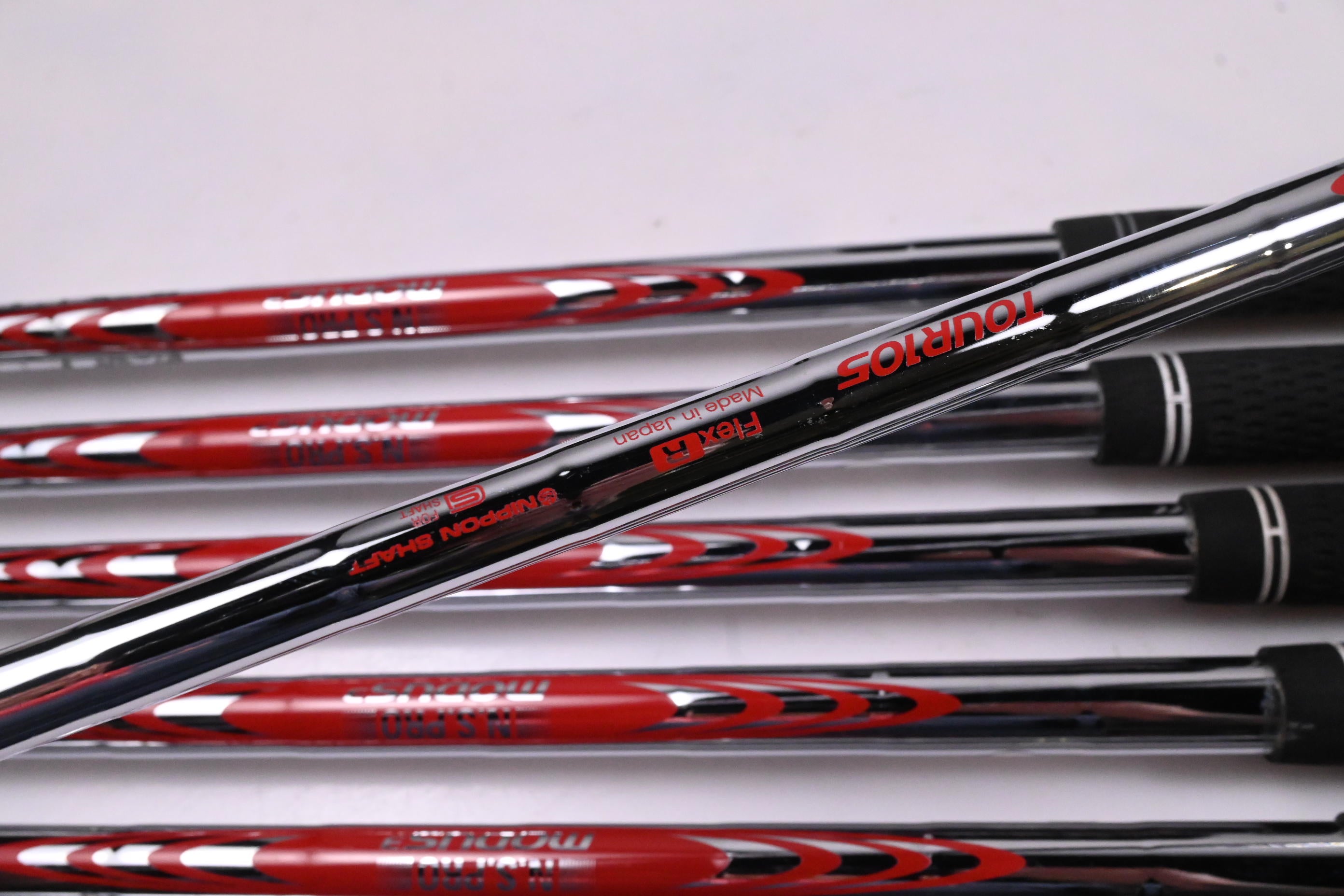 Honma TR20 P Irons / 5-PW+GW / Regular Flex N.S.Pro Modus³ Tour 105 Shafts