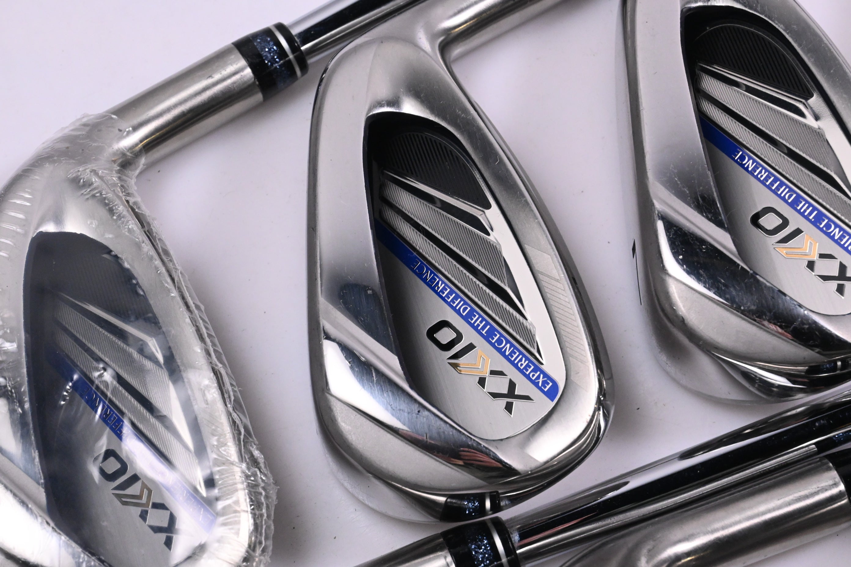 XXIO Eleven Irons / 5-PW+GW+SW / Regular Flex N.S.Pro 860GH Shafts