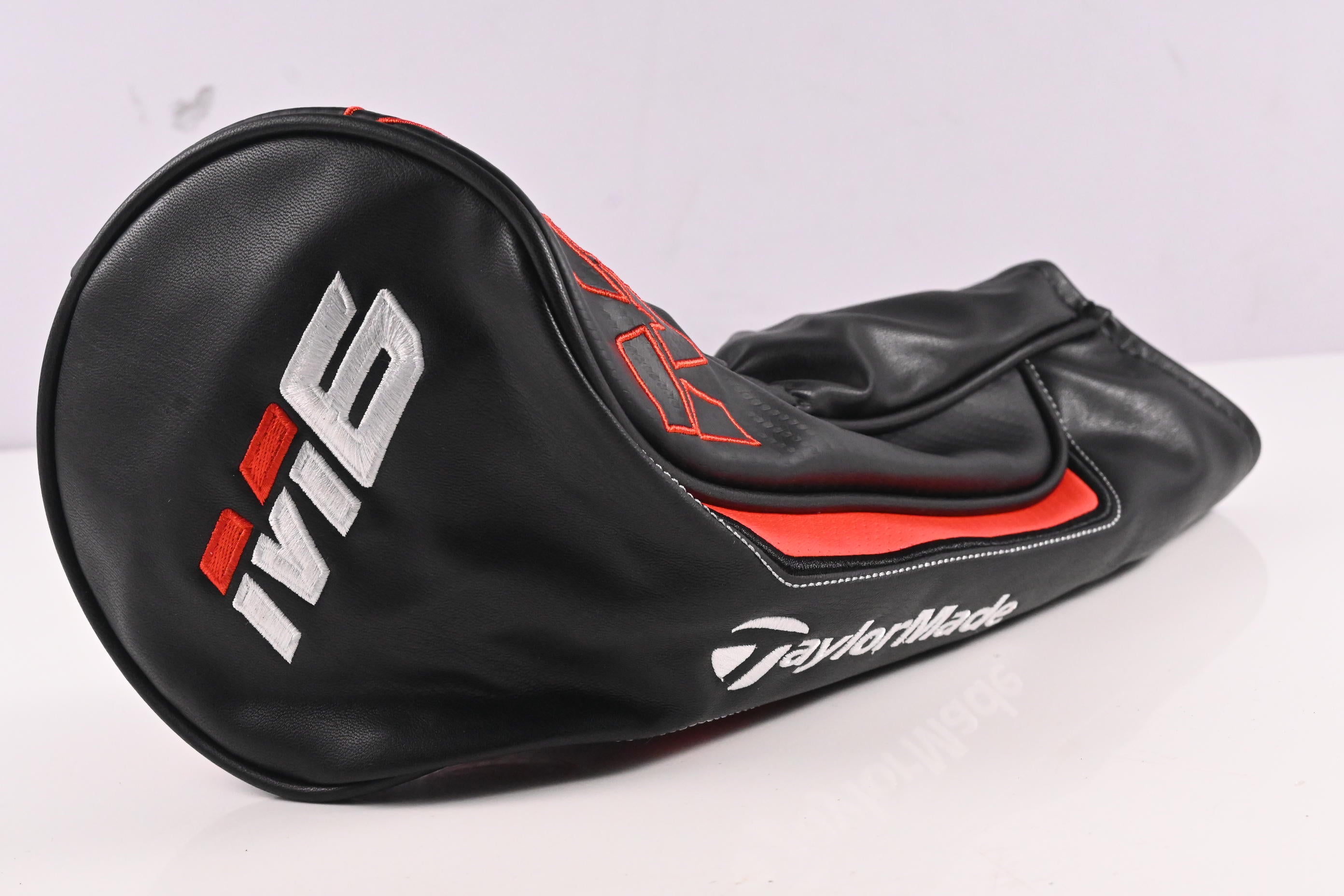 Taylormade M6 Driver / 10.5 Degree / Regular Flex Fujikura Atmos Orange 5 Shaft