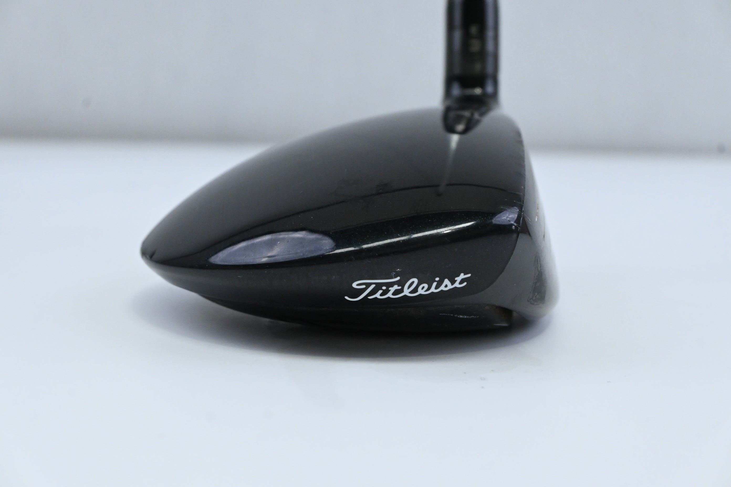 Titleist 915 F #3 Wood / 16.5 Degree / Stiff Flex Aldila Rogue Silver 80 Shaft