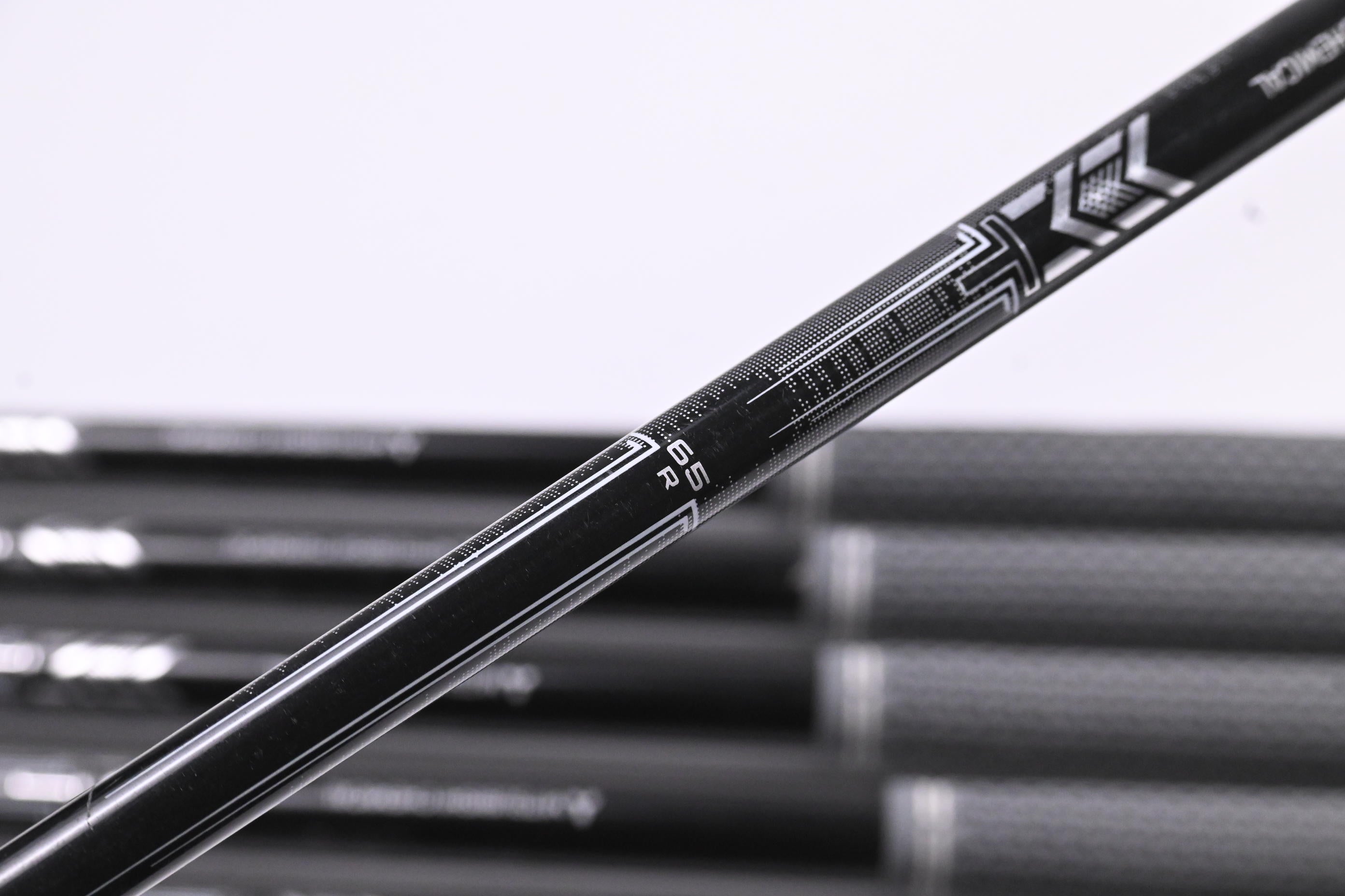 Taylormade P790 Ti Irons / 5-PW / Regular Flex MMT 65 Shafts