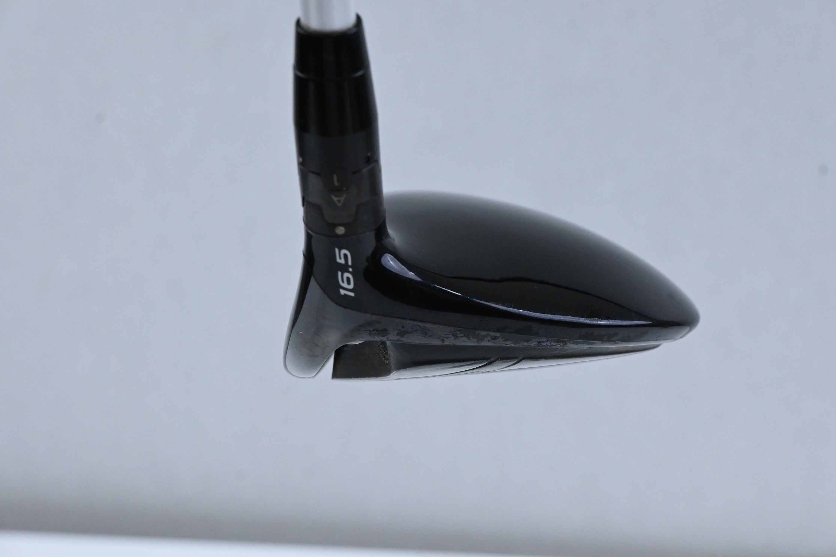 Titleist 915 F #3 Wood / 16.5 Degree / Stiff Flex Aldila Rogue Silver 80 Shaft