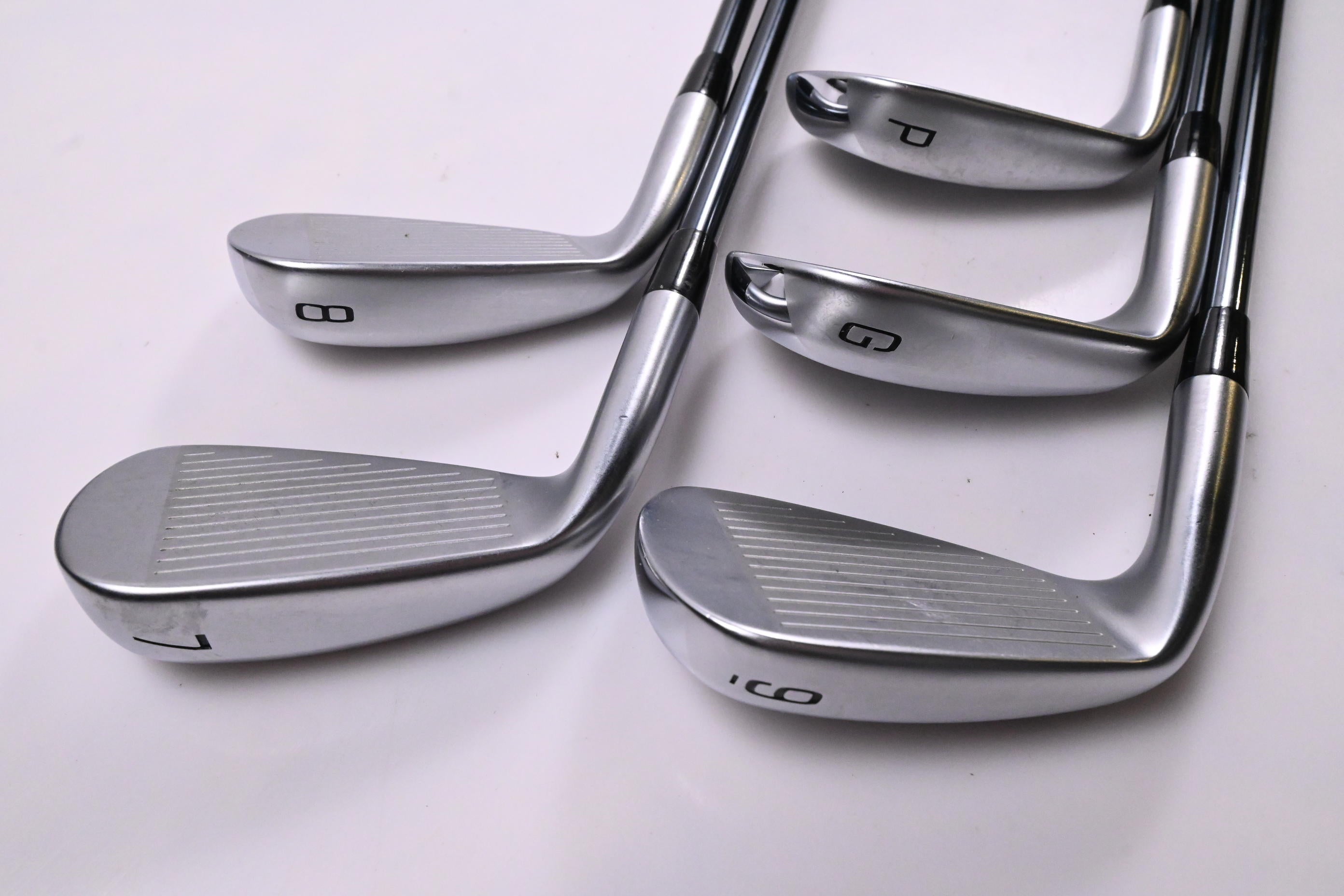 Ladies Mizuno JPX 925 Hot Metal Irons / 7-PW+GW / Ladies Flex UST Recoil Dart
