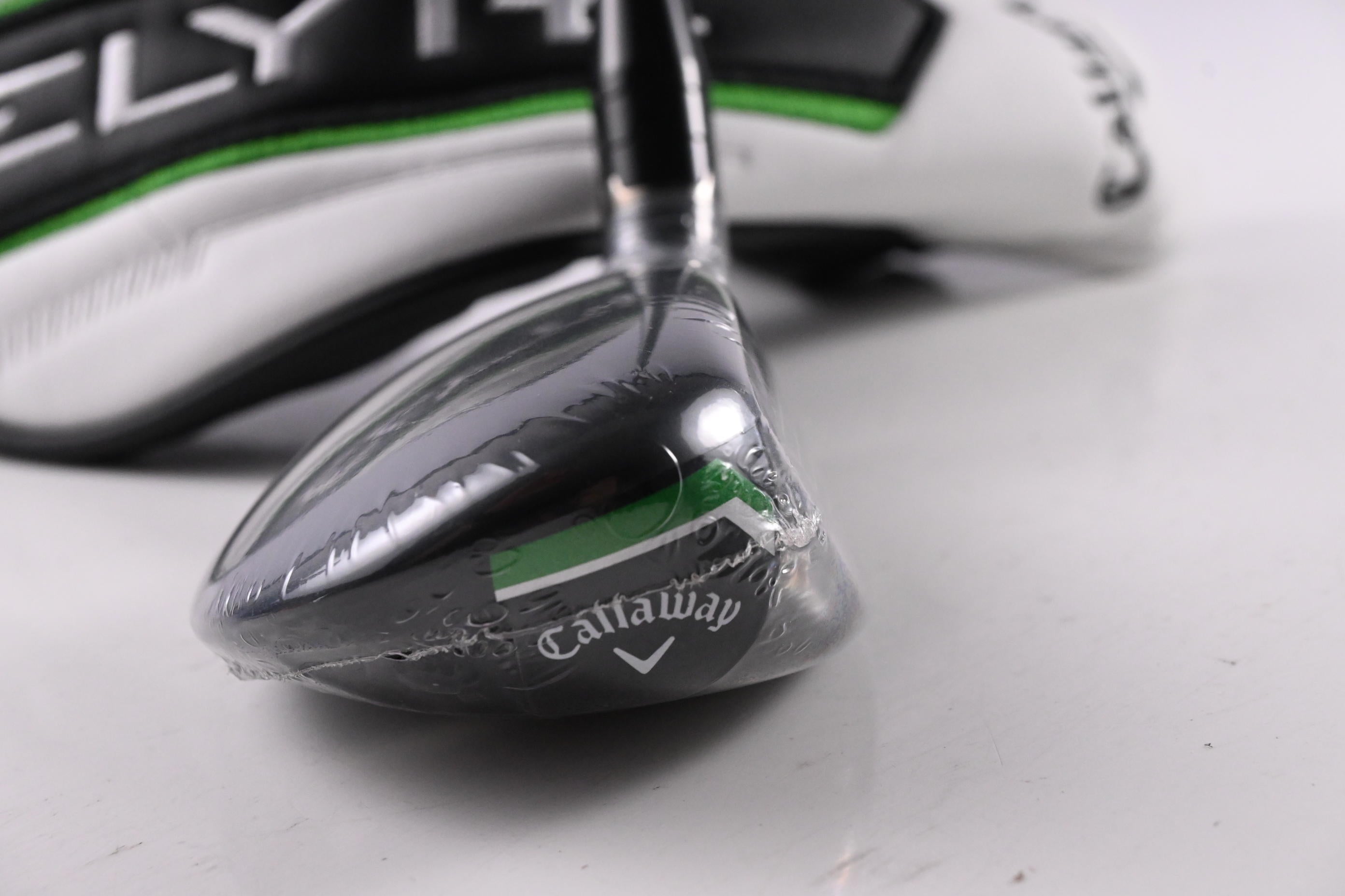 Callaway Elyte X #4 Hybrid / 21 Degree / Regular Flex Denali Charcoal 60 Shaft