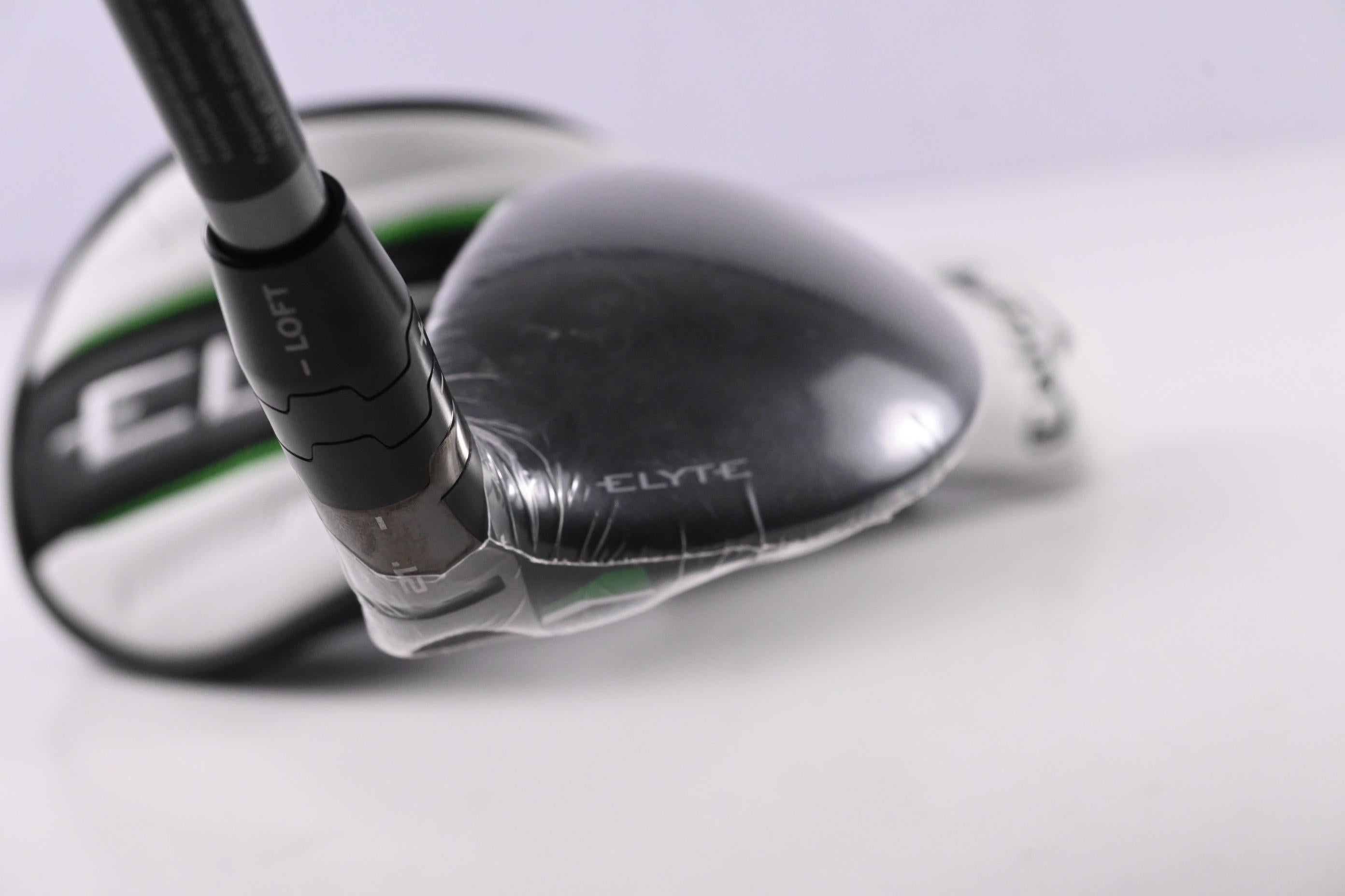 Callaway Elyte X #4 Hybrid / 21 Degree / Regular Flex Denali Charcoal 60 Shaft