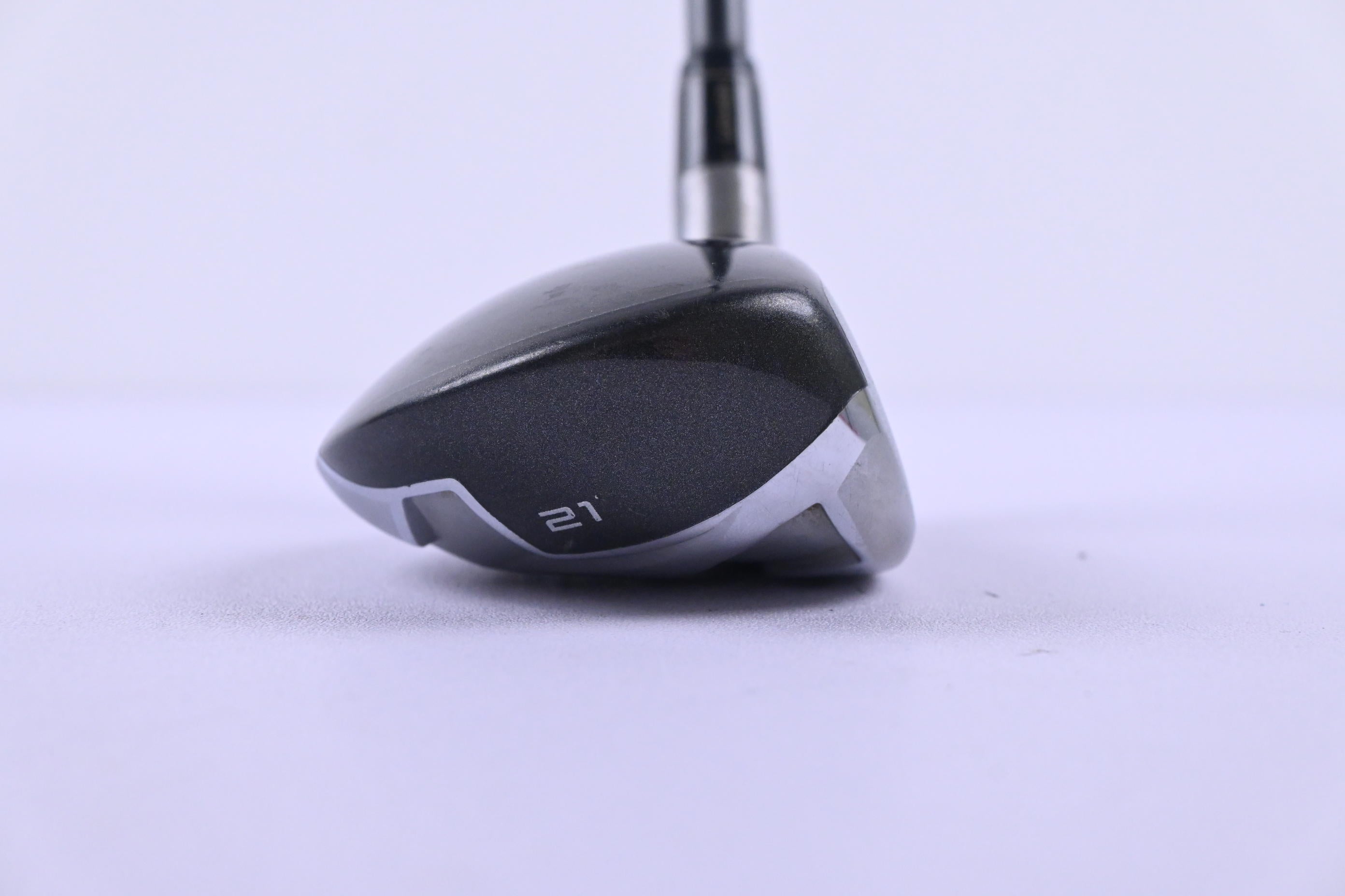 Taylormade SLDR #4 Hybrid / 21 Degree / Regular Flex Fujikura Speeder 82 H Shaft