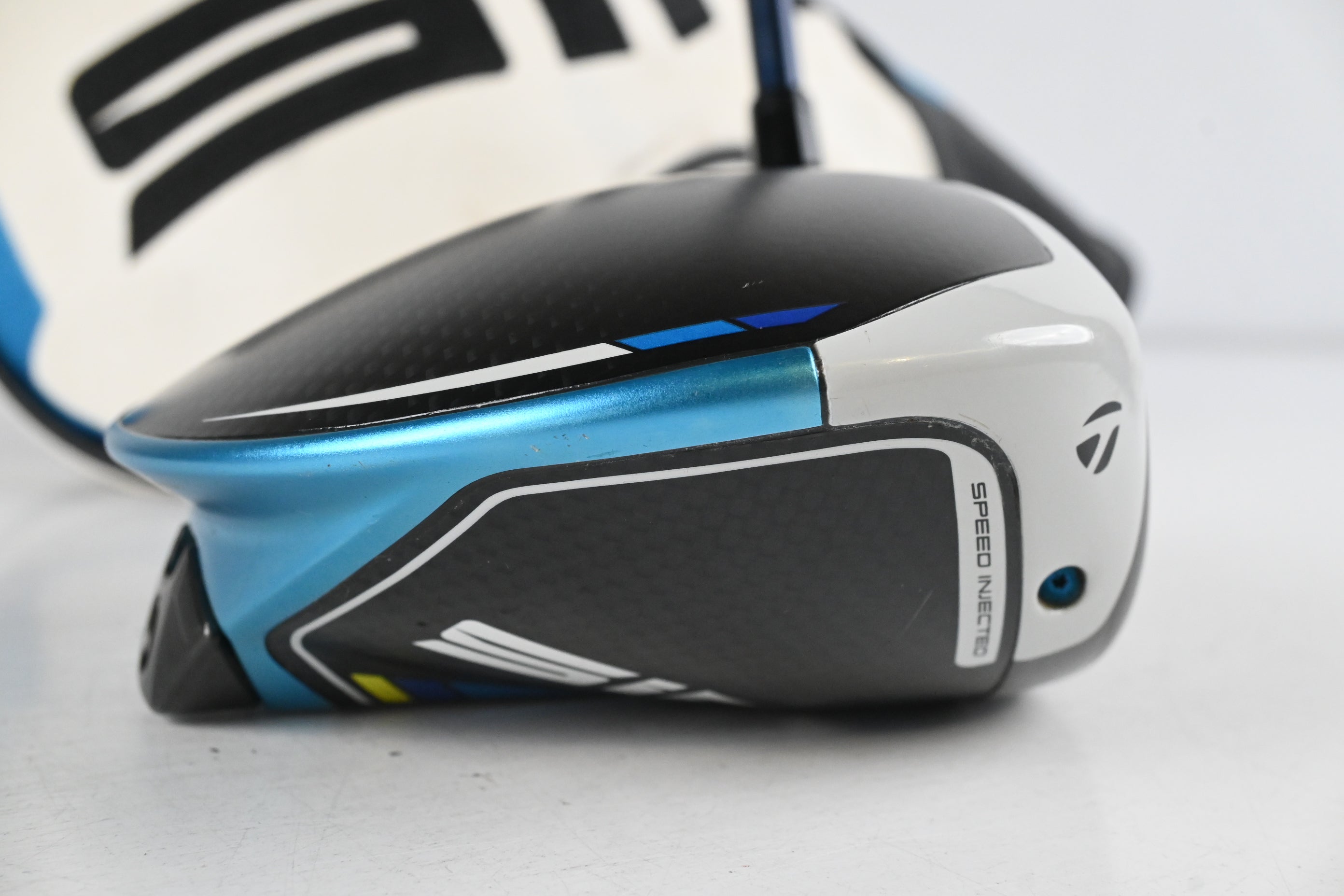 Taylormade SIM2 Max Driver / 10.5 Degree / Regular Flex Ventus Blue 5 Shaft
