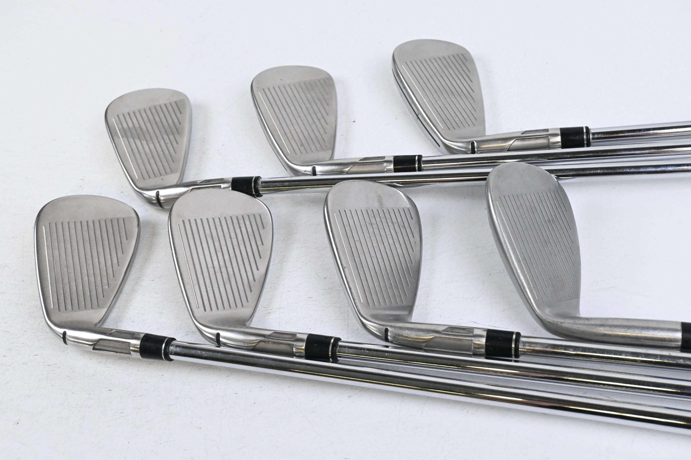 Taylormade SIM2 Max Irons / 5-PW+SW / Regular Flex KBS MAX MT 85 Shafts
