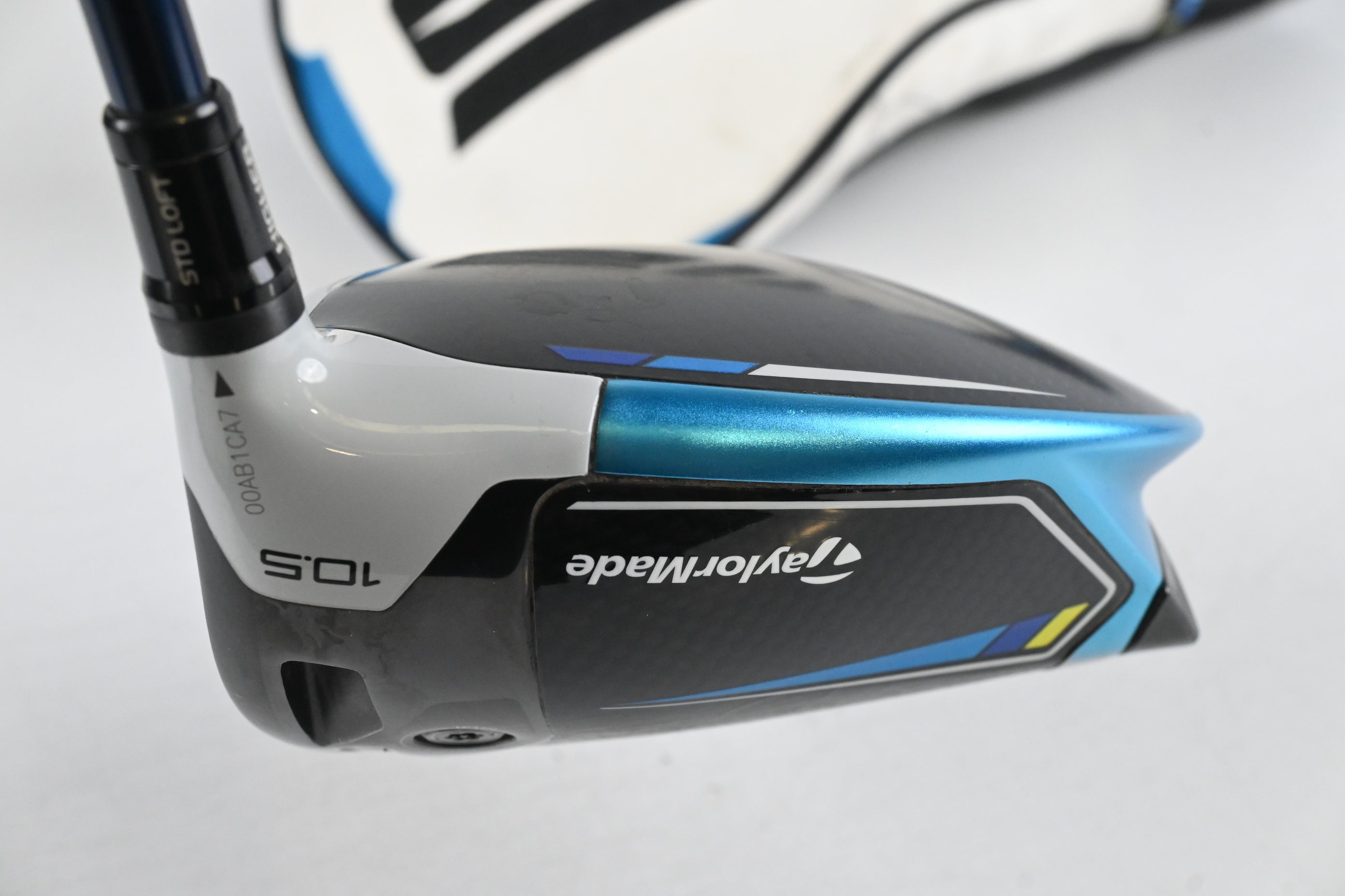 Taylormade SIM2 Max Driver / 10.5 Degree / Regular Flex Ventus Blue 5 Shaft