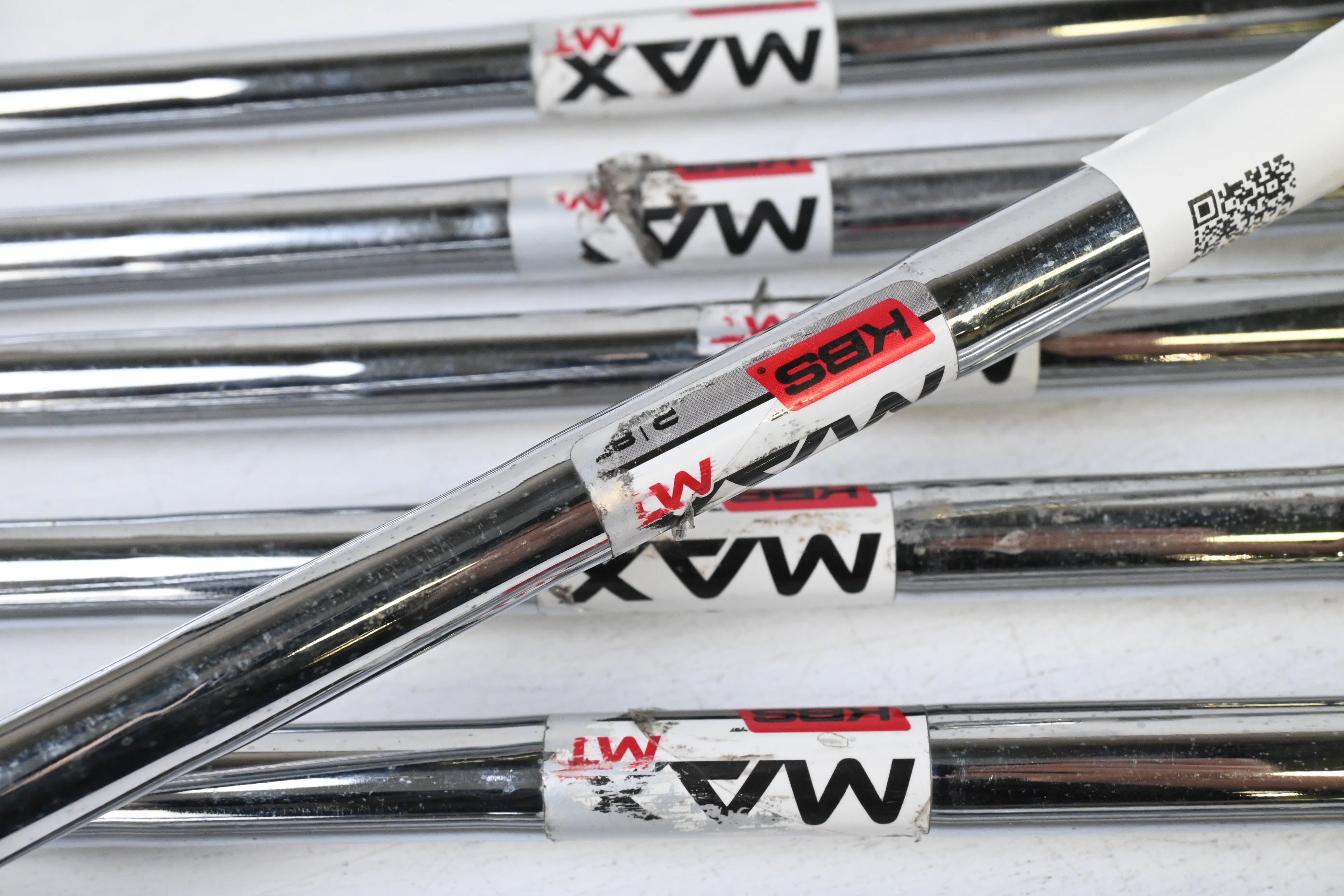 Taylormade SIM2 Max Irons / 5-PW+SW / Regular Flex KBS MAX MT 85 Shafts