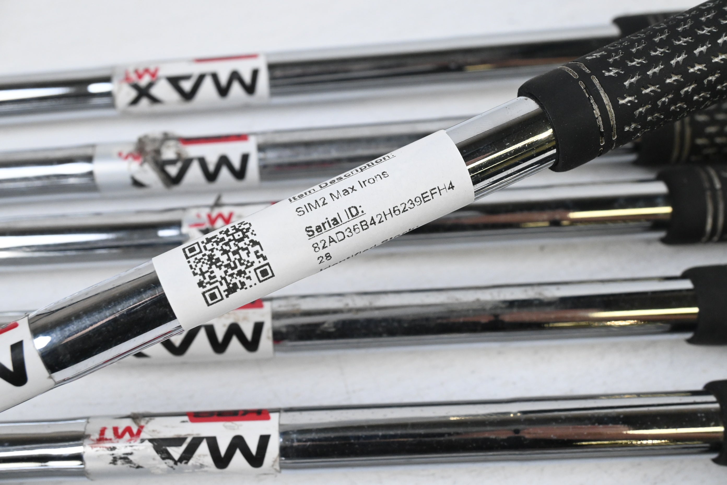 Taylormade SIM2 Max Irons / 5-PW+SW / Regular Flex KBS MAX MT 85 Shafts