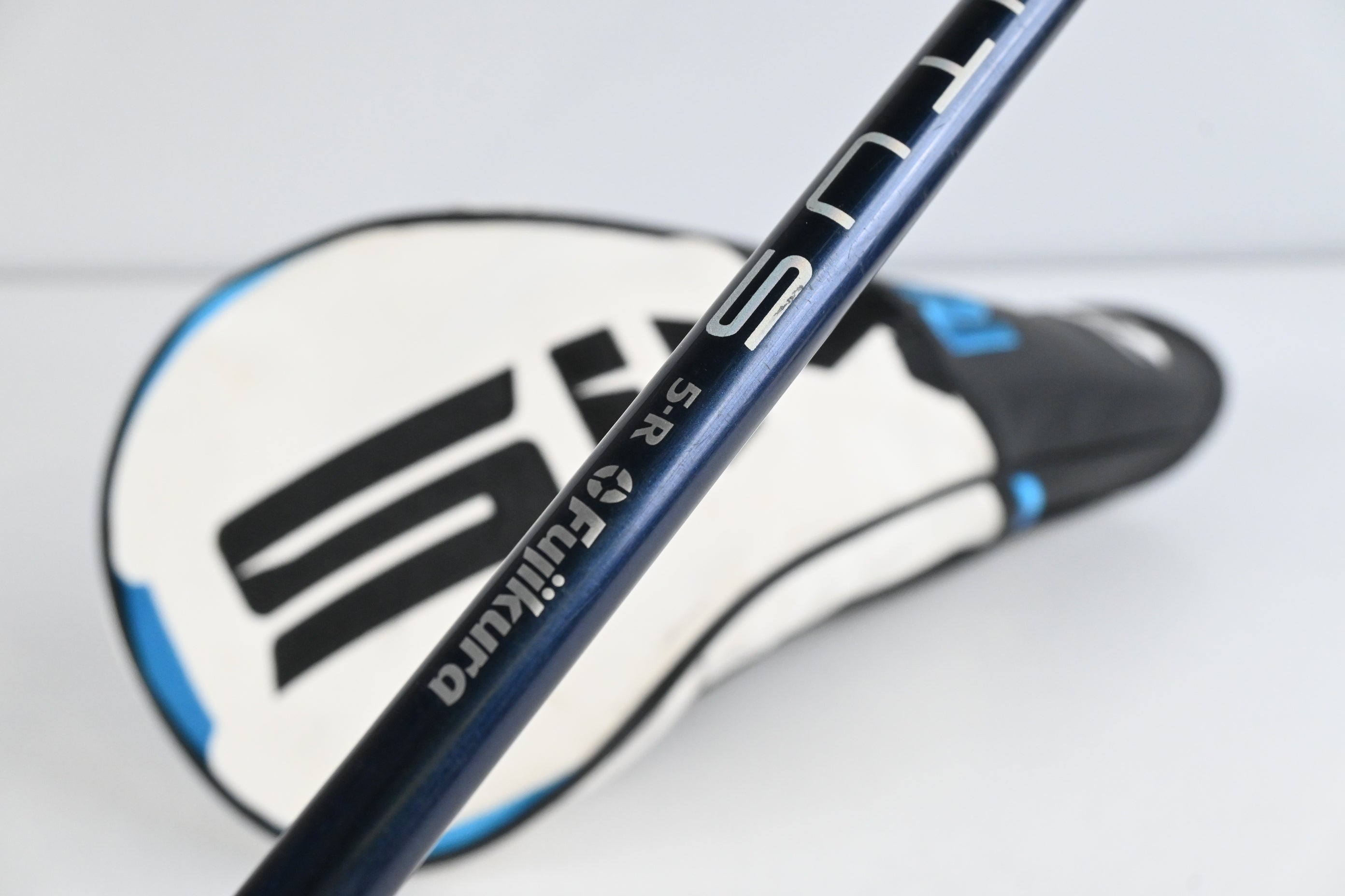 Taylormade SIM2 Max Driver / 10.5 Degree / Regular Flex Ventus Blue 5 Shaft