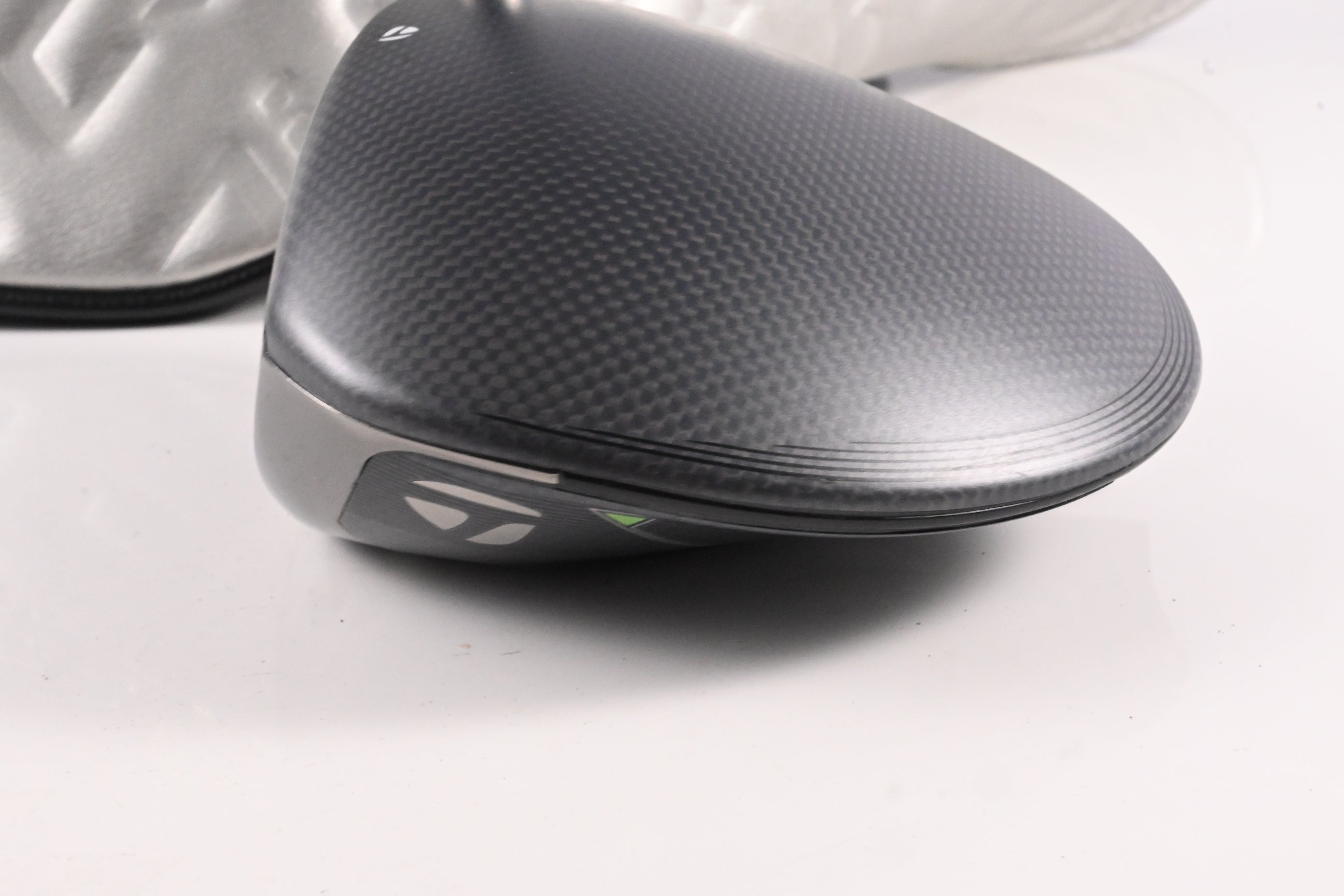 Left Hand Taylormade Qi35 Driver / 9 Degree / Regular Flex Vanquish 4 Shaft