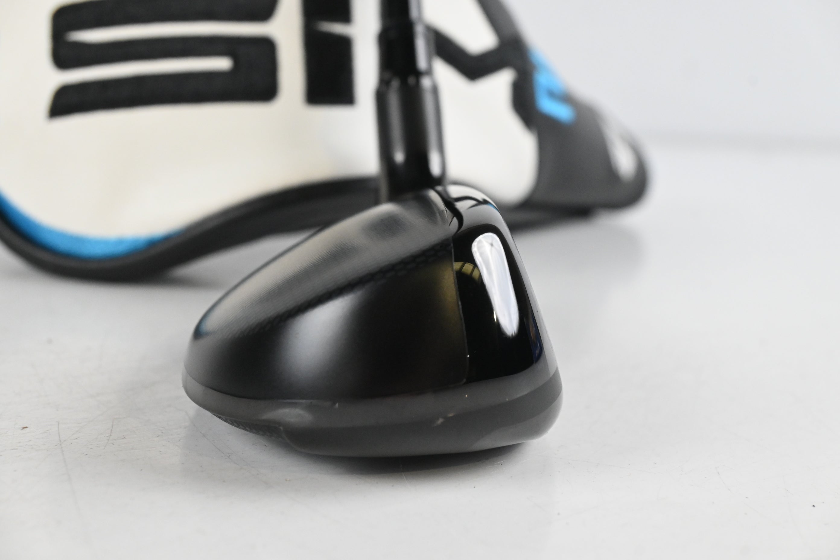 Taylormade SIM2 #3 Hybrid / 19.5 Degree / Regular Flex Tensei AV Blue 70 Shaft