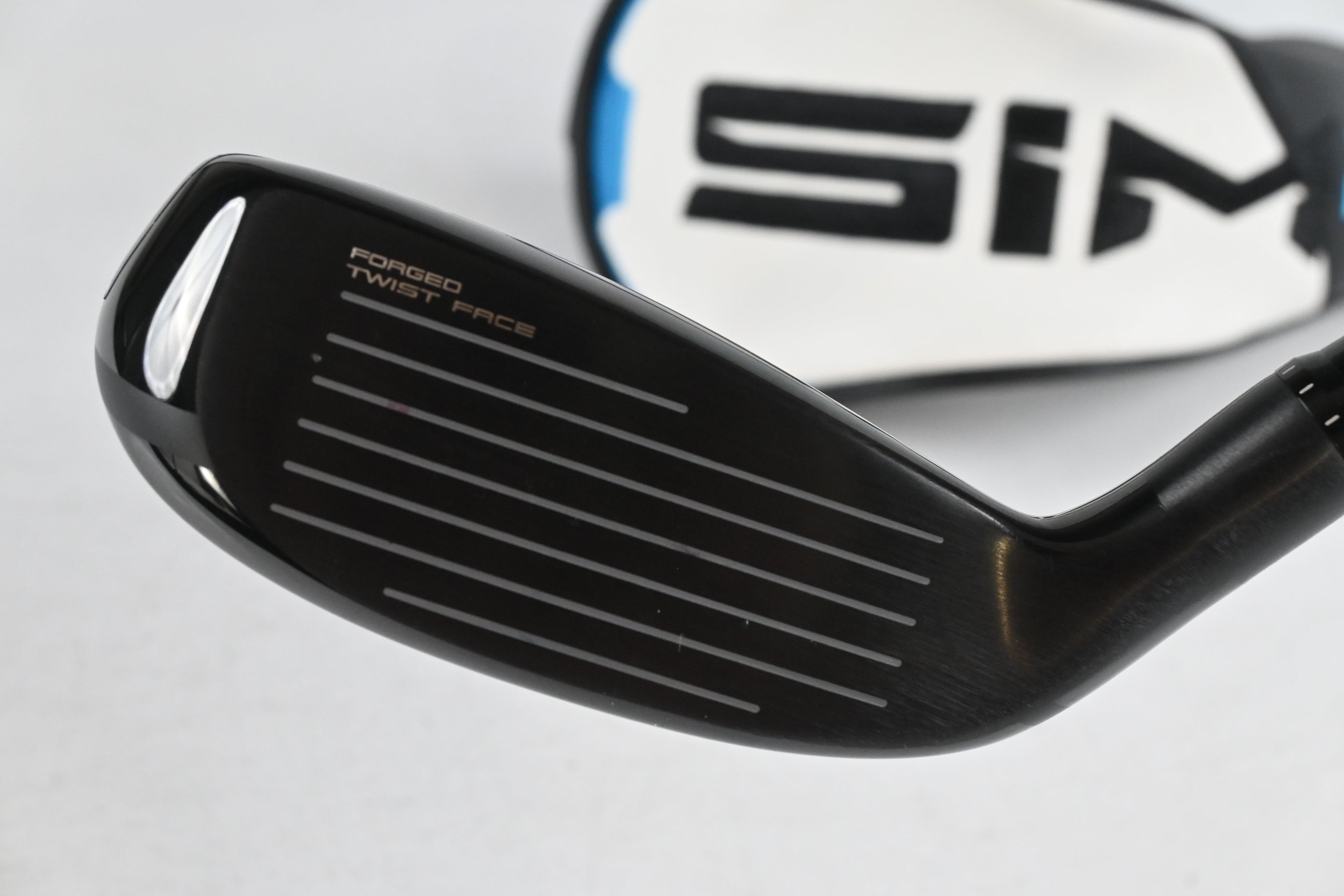 Taylormade SIM2 #3 Hybrid / 19.5 Degree / Regular Flex Tensei AV Blue 70 Shaft