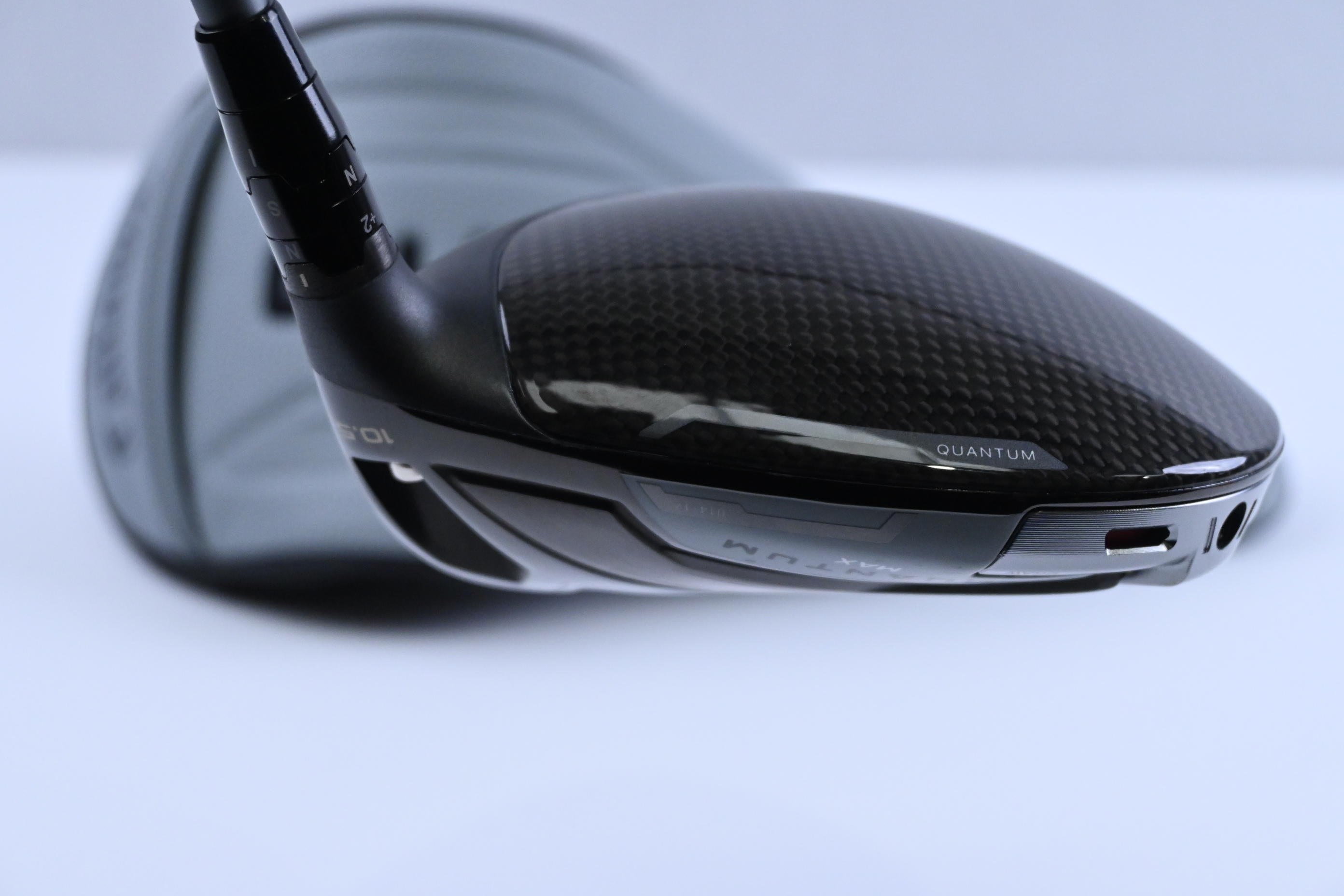 Callaway Quantum Max Driver / 10.5 Degree / Regular Flex Denali Frost Silver 50