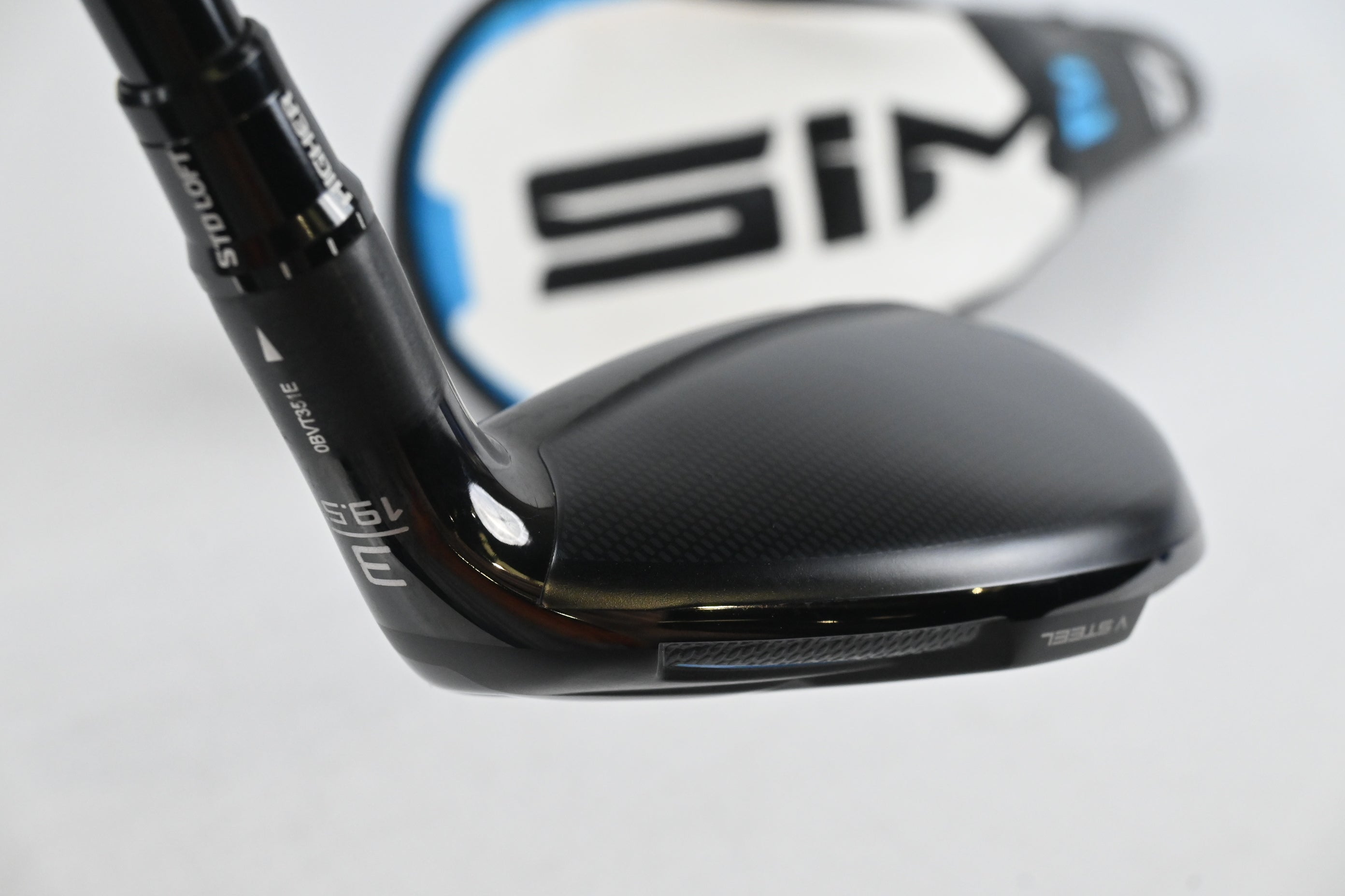 Taylormade SIM2 #3 Hybrid / 19.5 Degree / Regular Flex Tensei AV Blue 70 Shaft