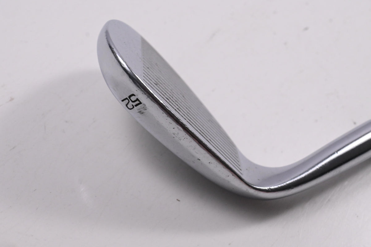Mizuno JPX Series Gap Wedge / 52 Degree / Regular Flex Dynalite Gold XP Shaft
