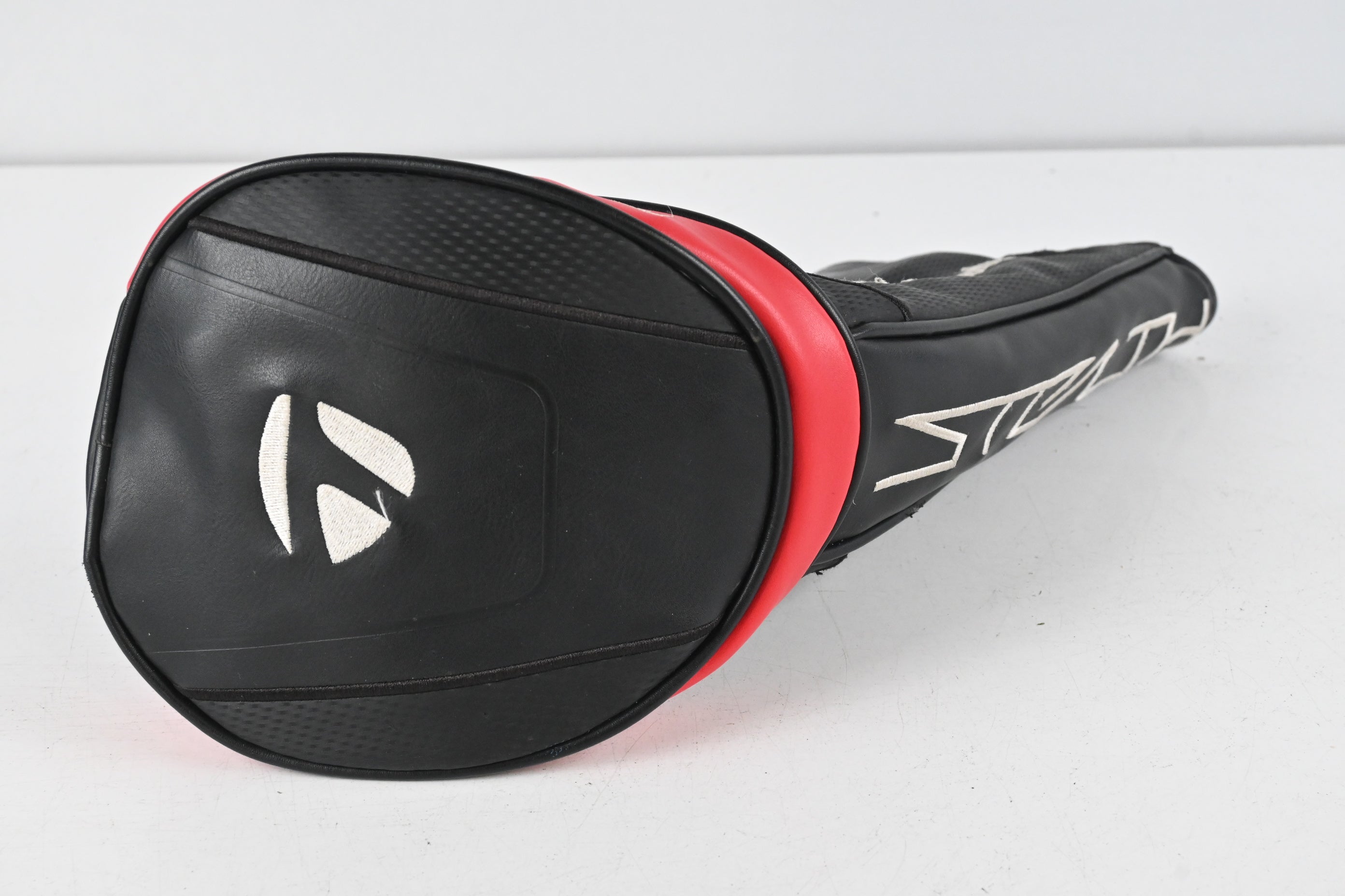 Taylormade Stealth Driver / 10.5 Degree / Stiff Flex HZRDUS Smoke Black 60 Shaft