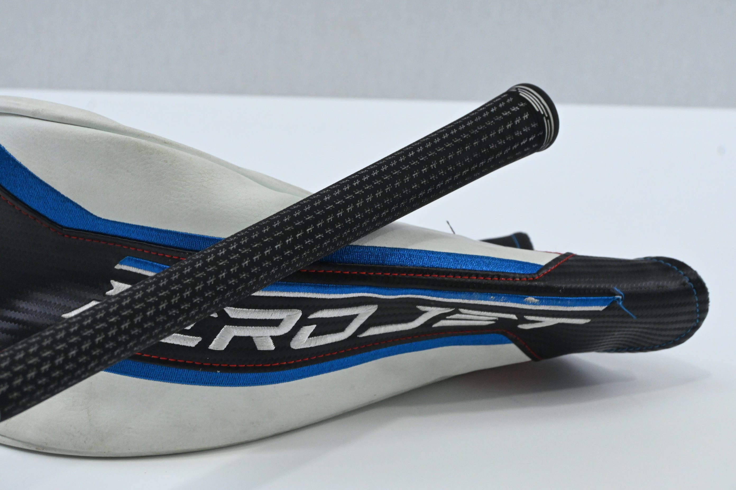 Cobra Aerojet LS Driver / 9 Degree / Stiff Flex Kai'li White 60