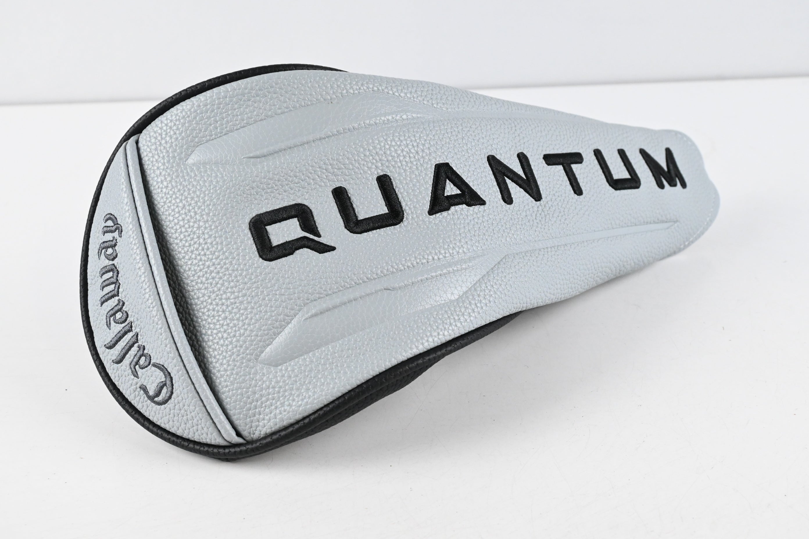 Callaway Quantum Max D Driver / 10.5 Degree / Regular Flex Denali Frost White 50
