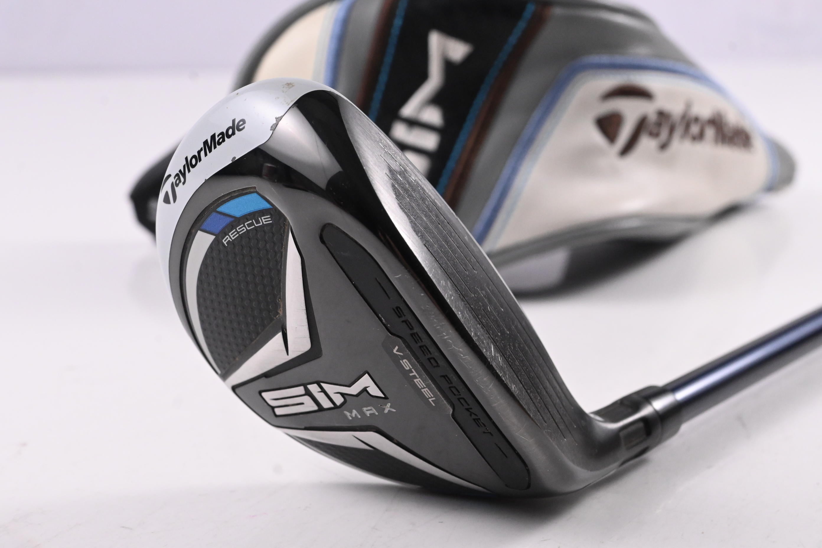 Taylormade SIM Max #4 Hybrid / 22 Degree / Stiff Flex Fujikura Ventus Blue 7