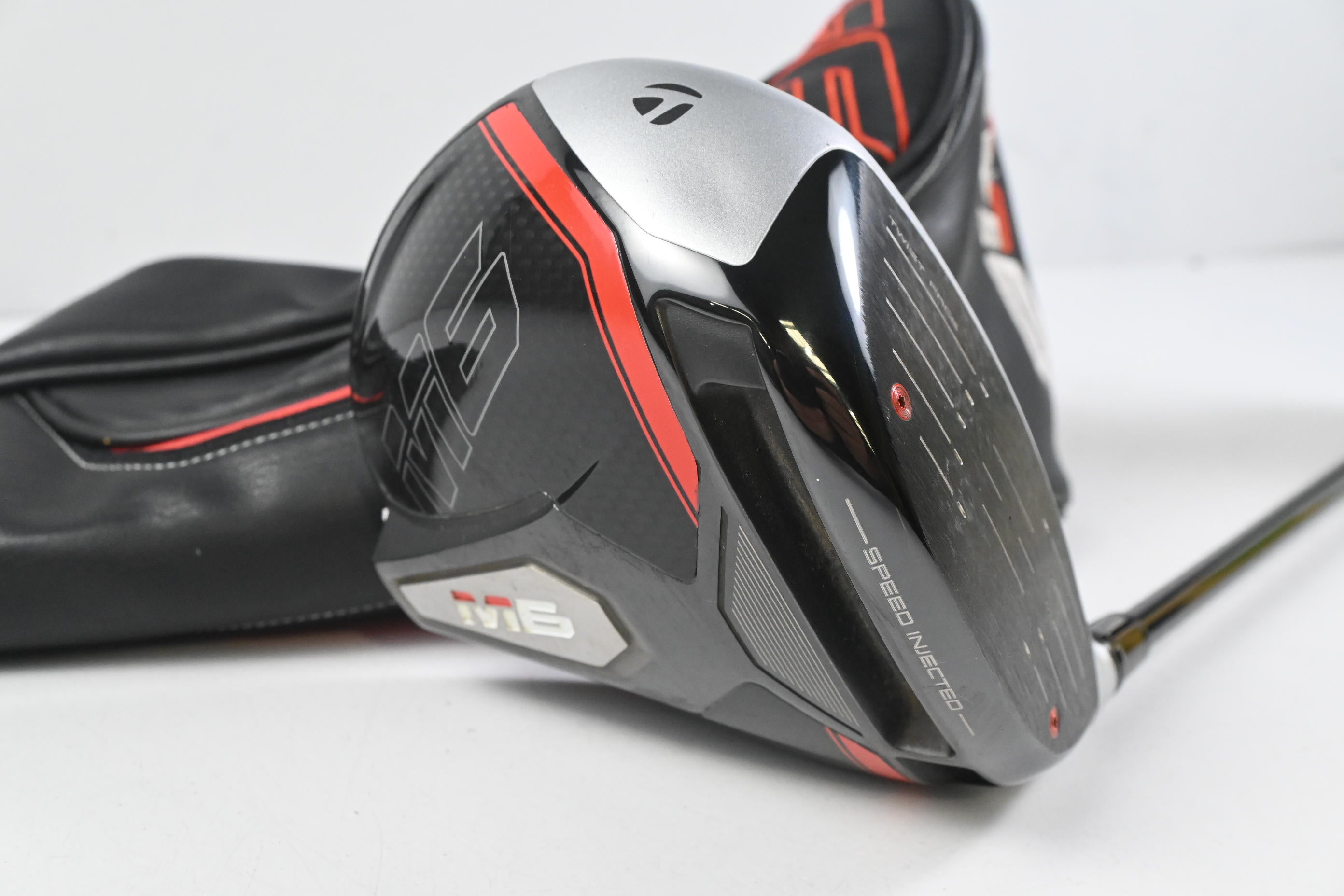 Taylormade M6 Driver / 10.5 Degree / Regular Flex Fujikura Atmos Orange 5 Shaft