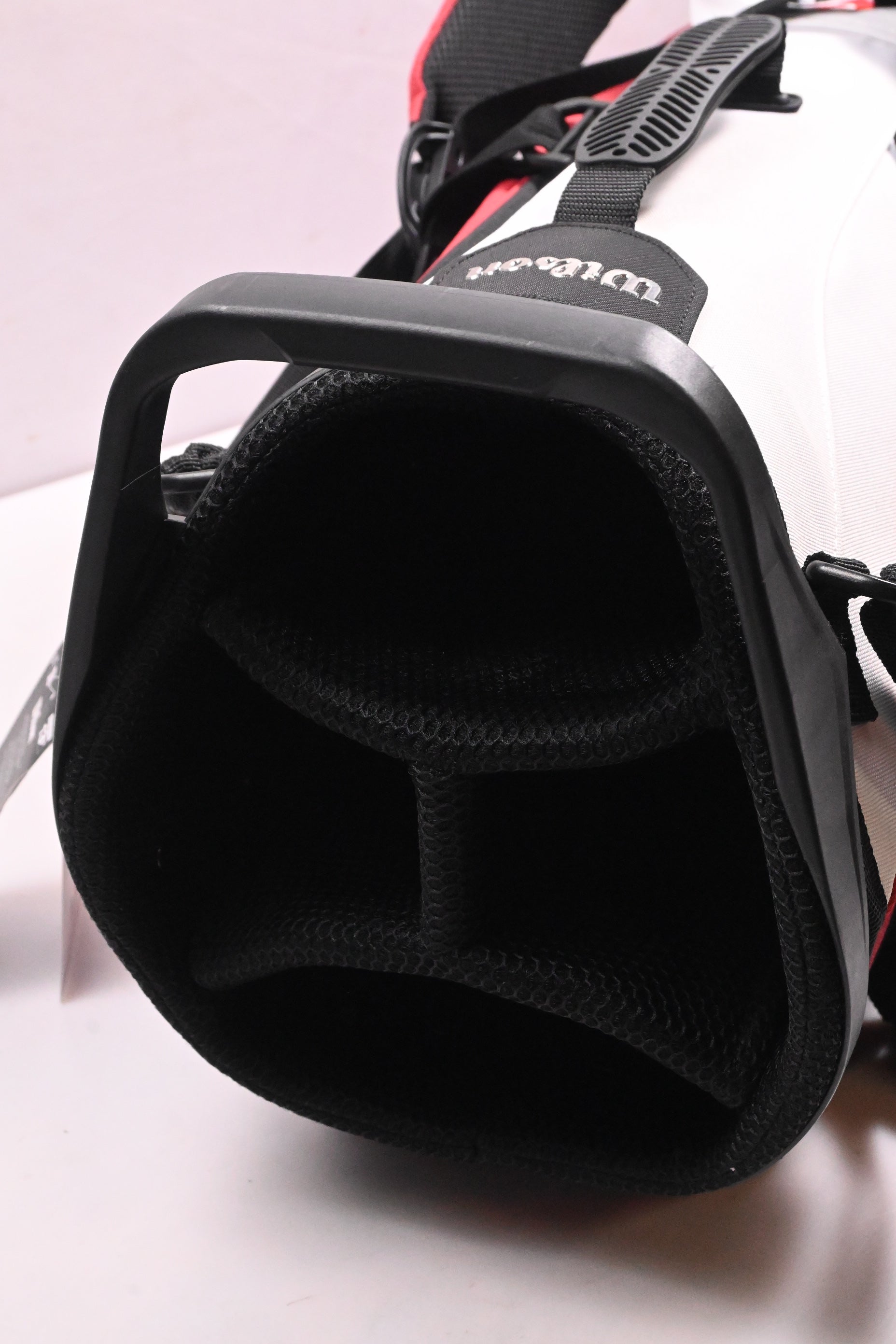 Wilson Staff EXO Lite Stand Bag / 4-Way Divider / Red, White