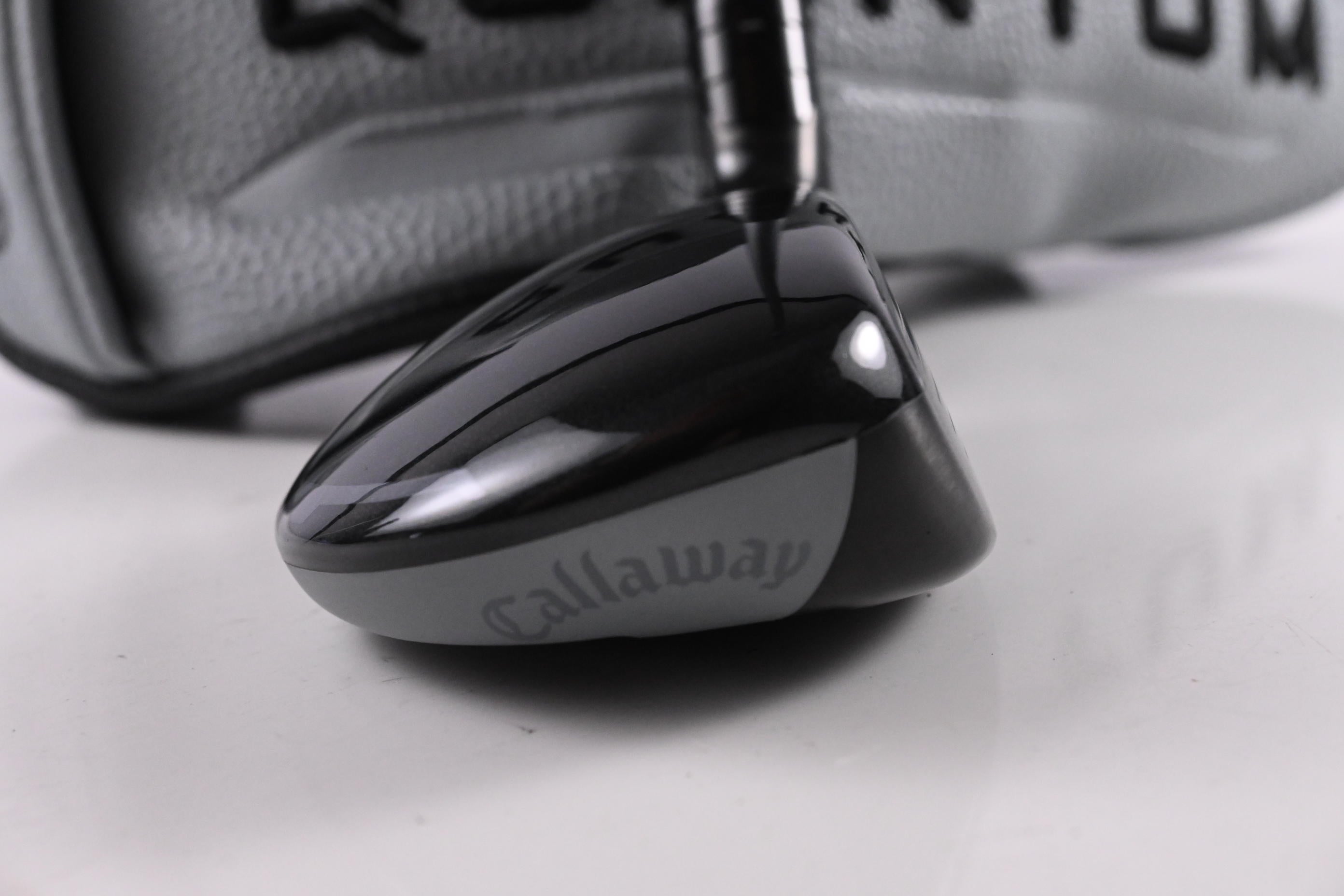 Callaway Quantum Max OS #4 Hybrid / 20 Degree / Stiff Flex Denali Frost Silver 70