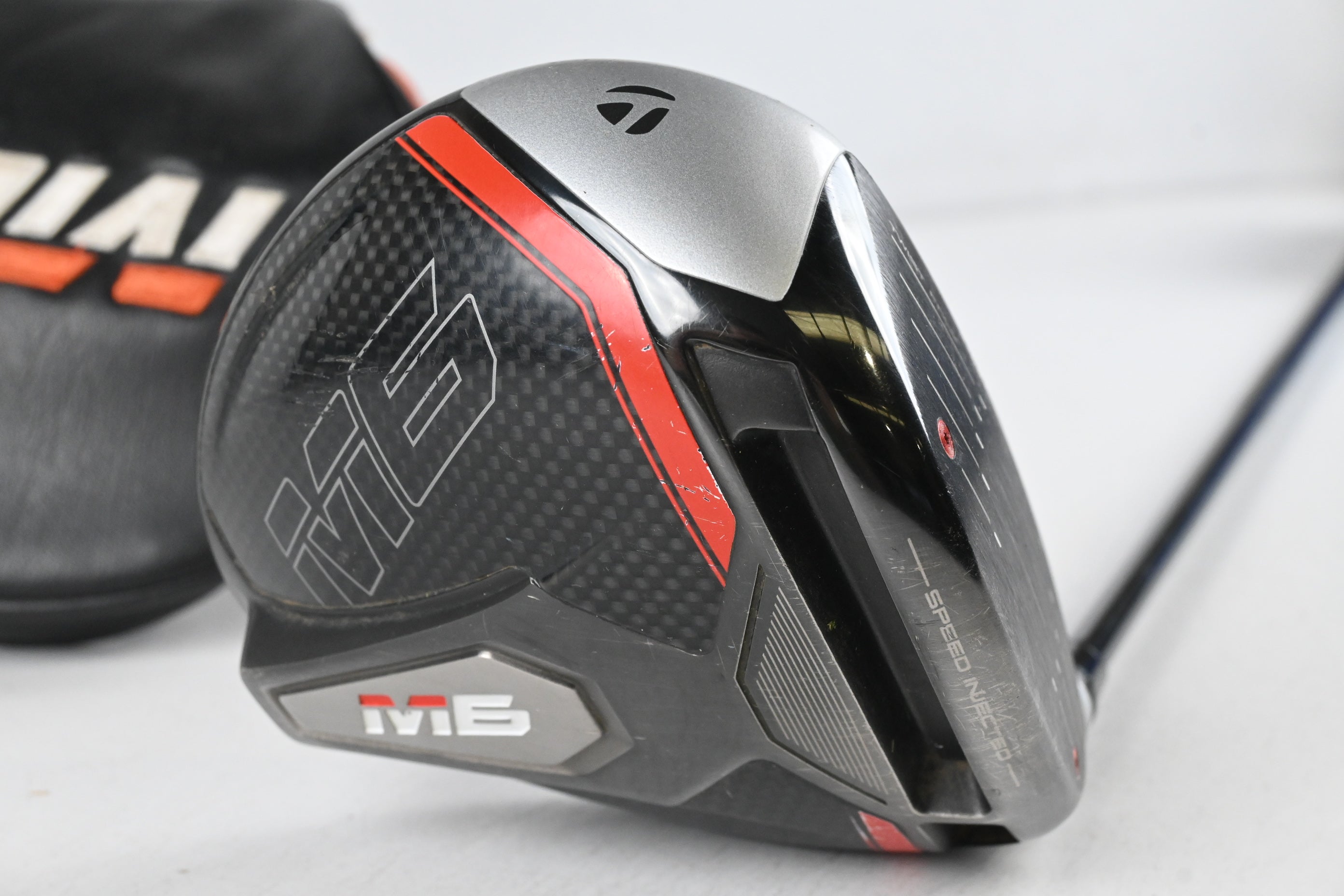 Taylormade M6 Driver / 10.5 Degree / Regular Flex Fujikura Atmos Red 5 Shaft