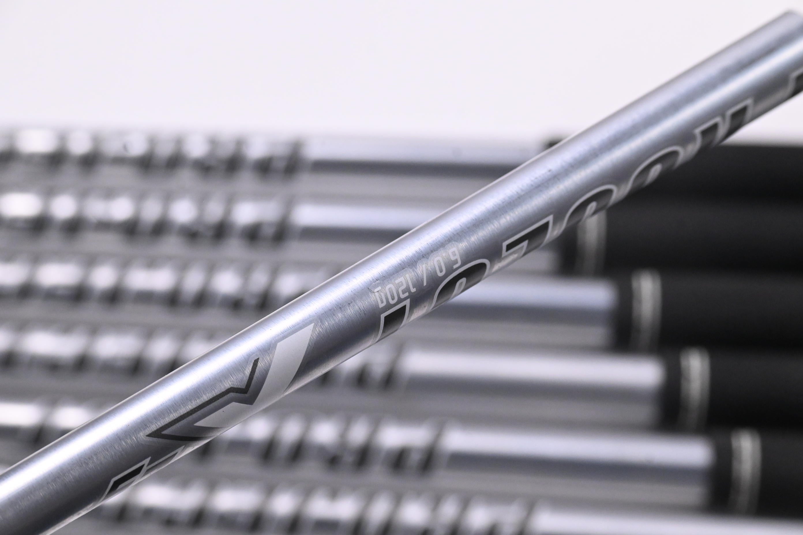 Mizuno Pro 243 Irons / 4-PW+GW / Stiff Flex Project X LS 110 Shafts