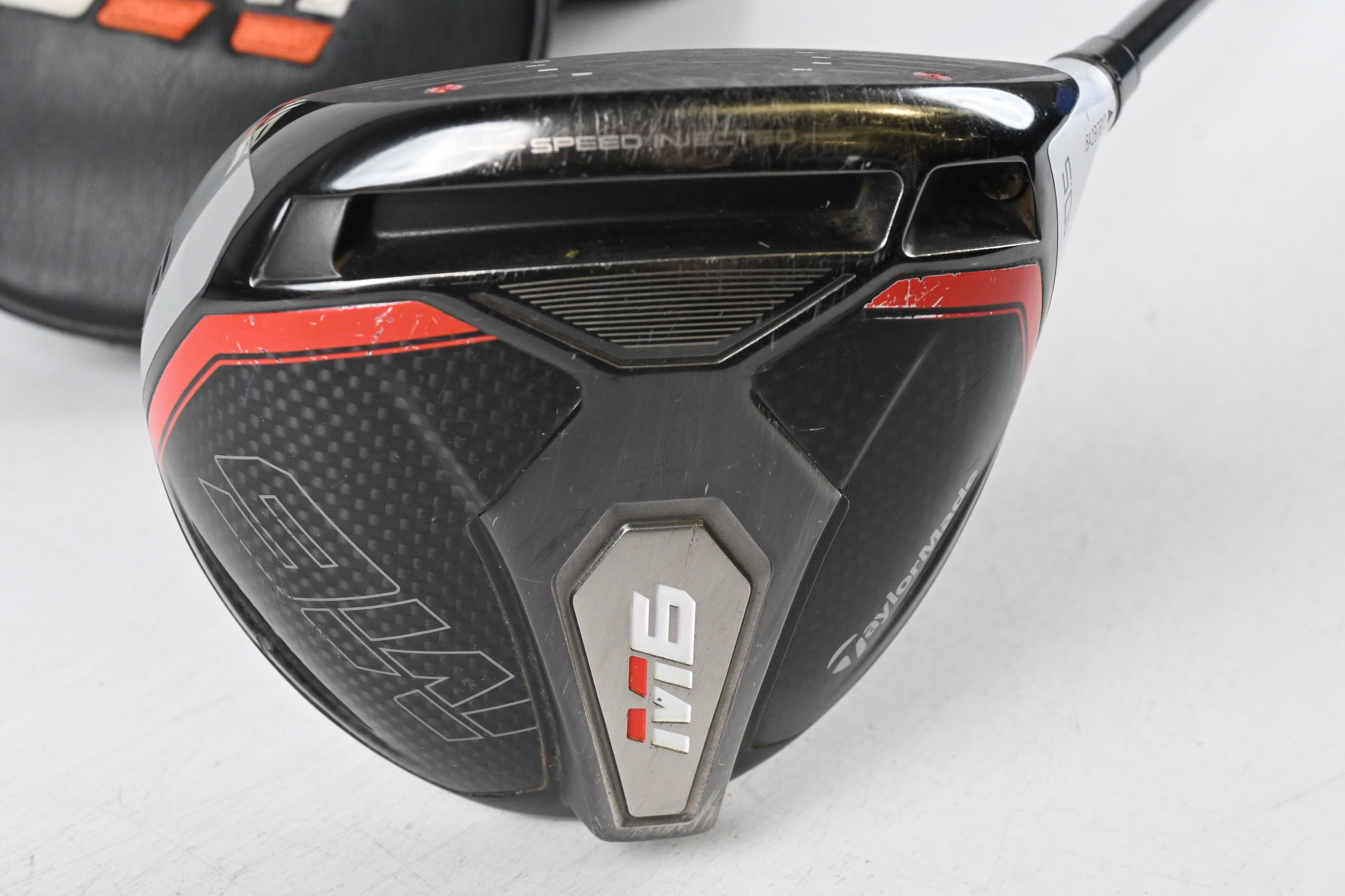 Taylormade M6 Driver / 10.5 Degree / Regular Flex Fujikura Atmos Red 5 Shaft
