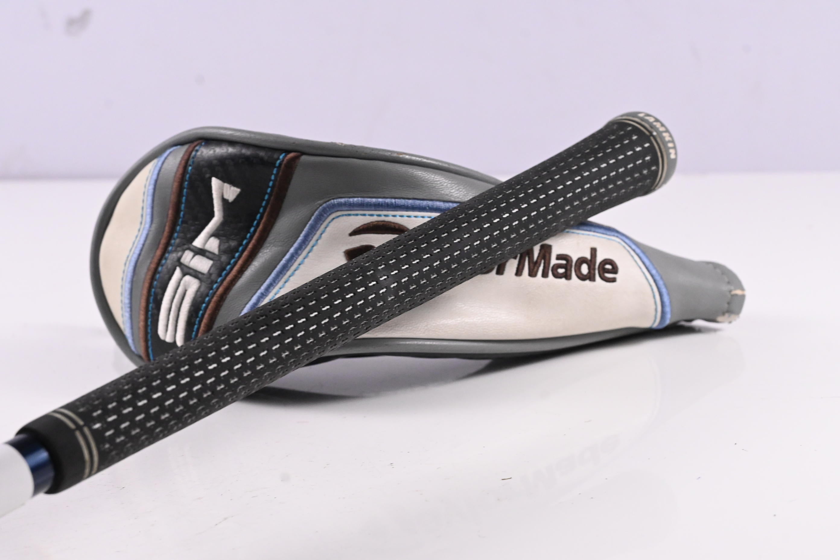 Taylormade SIM Max #4 Hybrid / 22 Degree / Stiff Flex Fujikura Ventus Blue 7