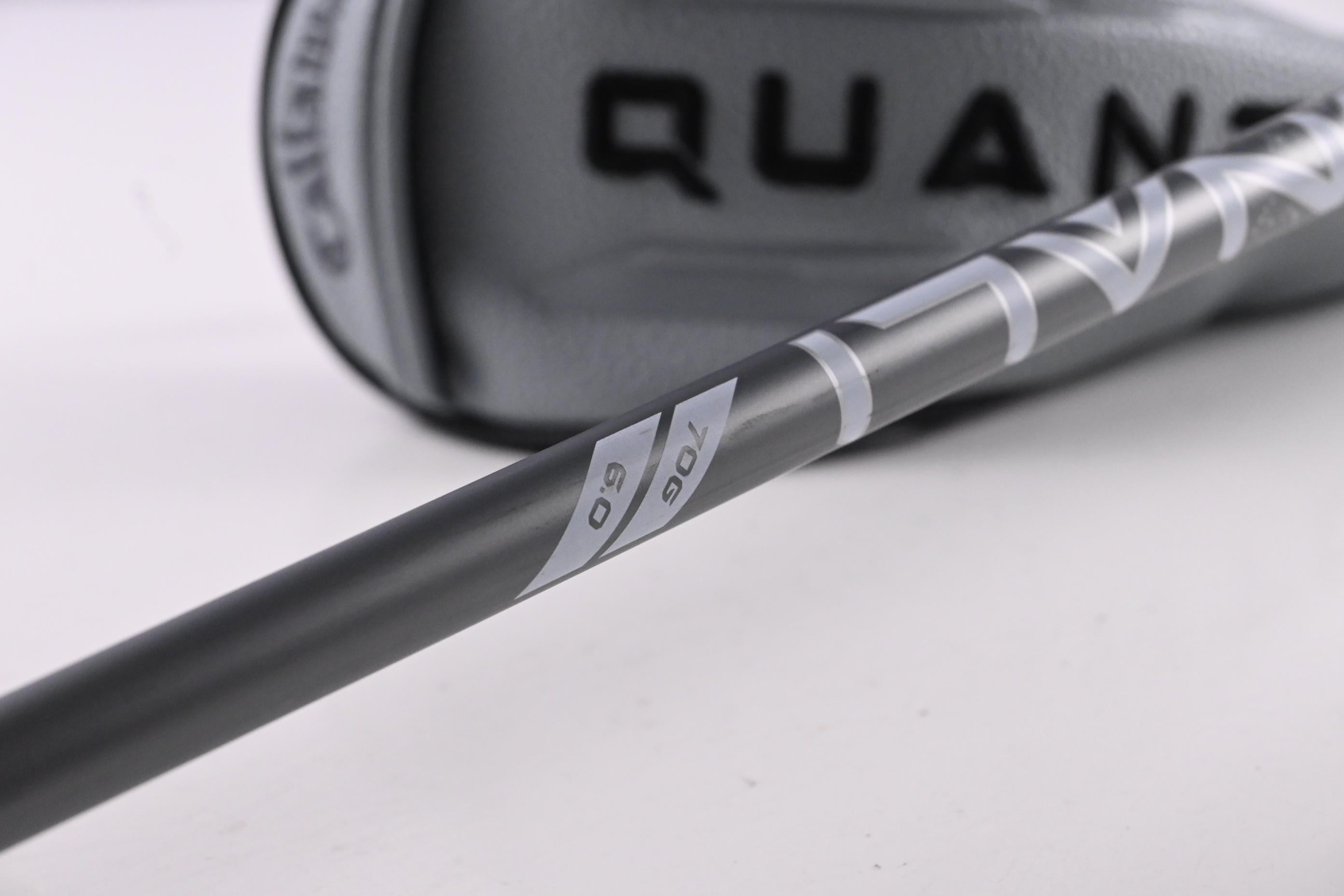Callaway Quantum Max OS #4 Hybrid / 20 Degree / Stiff Flex Denali Frost Silver 70
