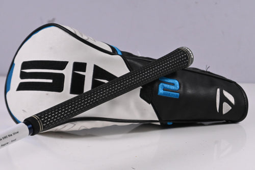 TaylorMade SIM2 Max Driver / 10.5 Degree / Regular Flex Ventus Blue 5 Shaft