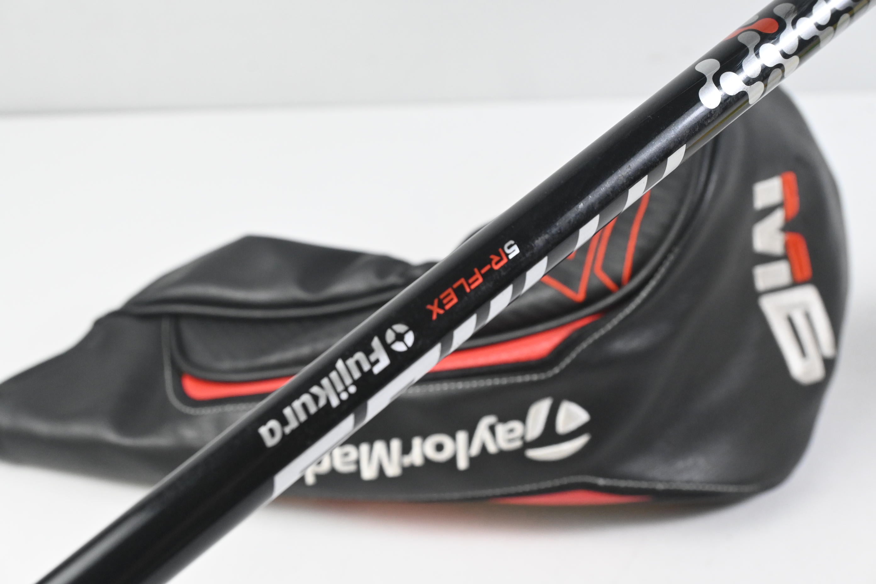 Taylormade M6 Driver / 10.5 Degree / Regular Flex Fujikura Atmos Orange 5 Shaft