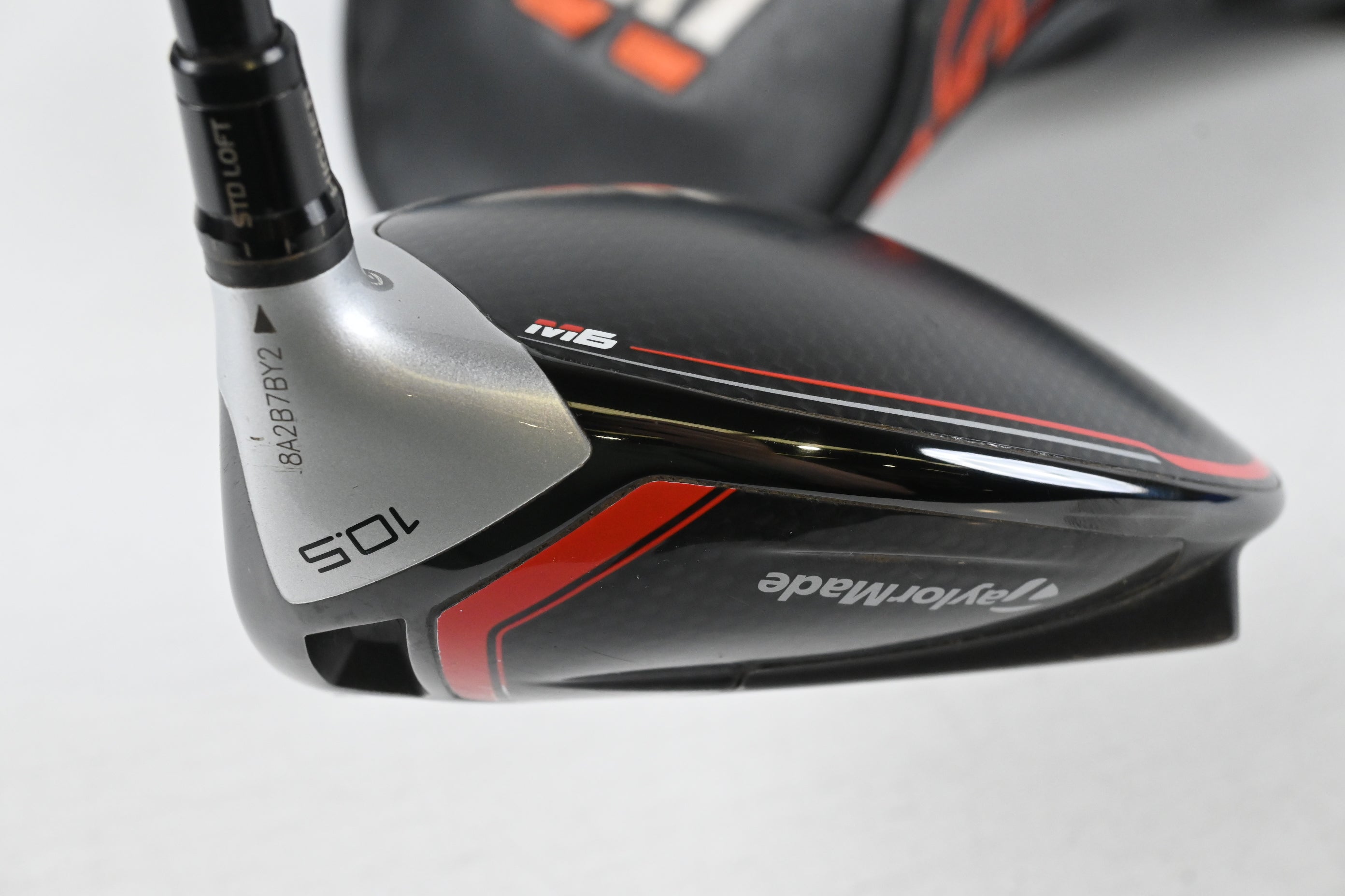 Taylormade M6 Driver / 10.5 Degree / Regular Flex Fujikura Atmos Red 5 Shaft