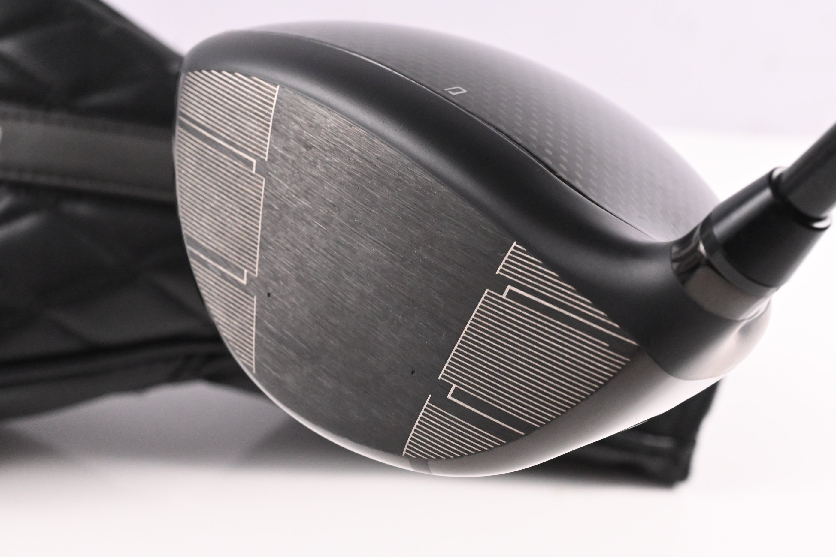 Wilson DYNAPWR 2025 Carbon Driver / 9 Degree / Stiff Flex Denali Black 60 Shaft