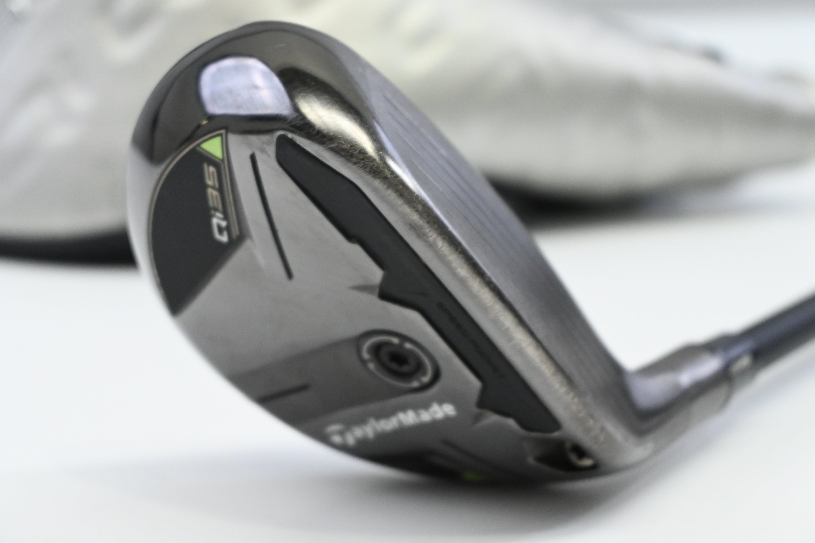 Taylormade Qi35 #4 Hybrid / 22 Degree / Regular Flex Fujikura Ventus Blue 6