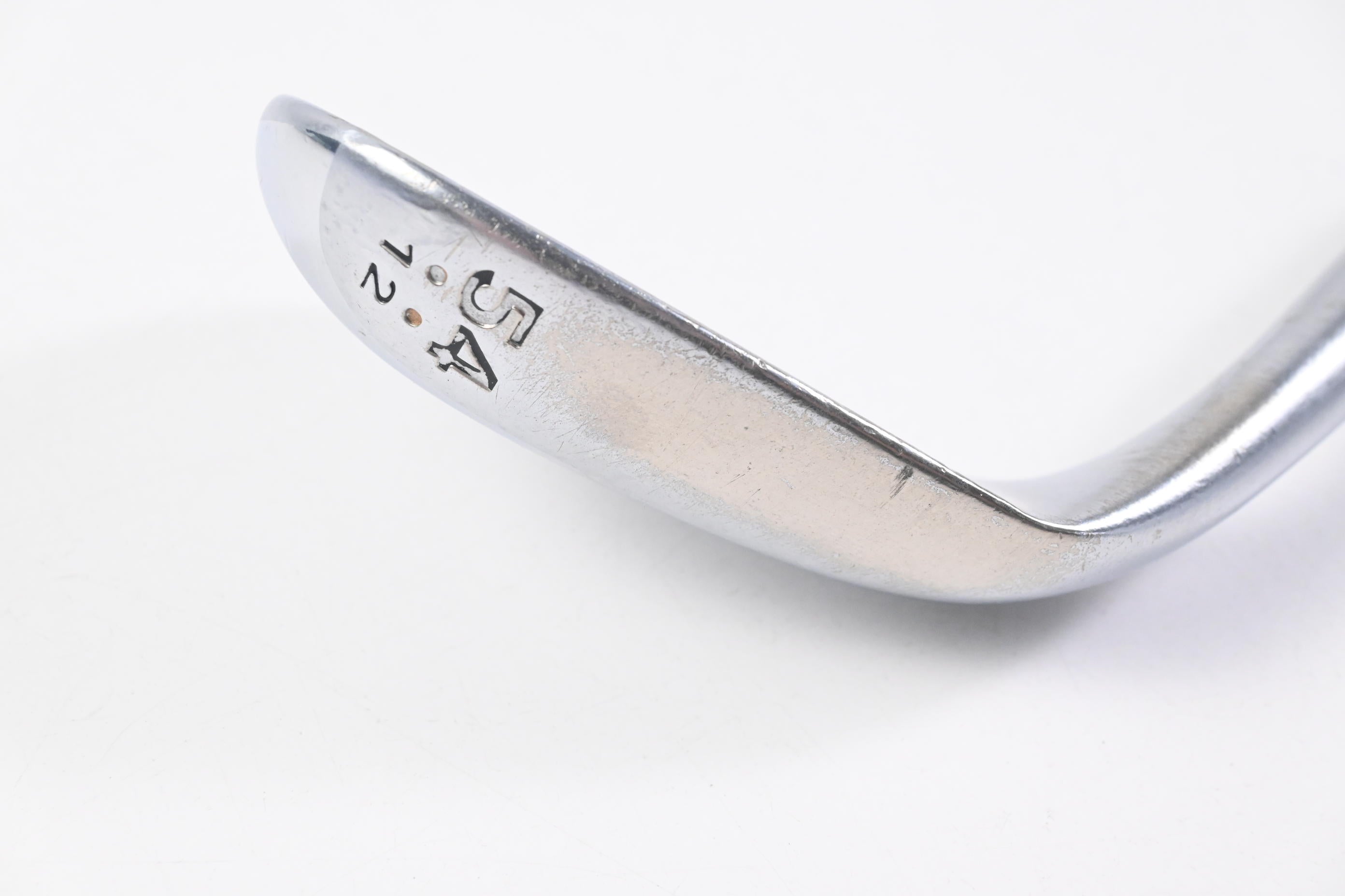 Cleveland 588 RTX Sand Wedge / 54 Degree / Wedge Flex Dynamic Gold Shaft