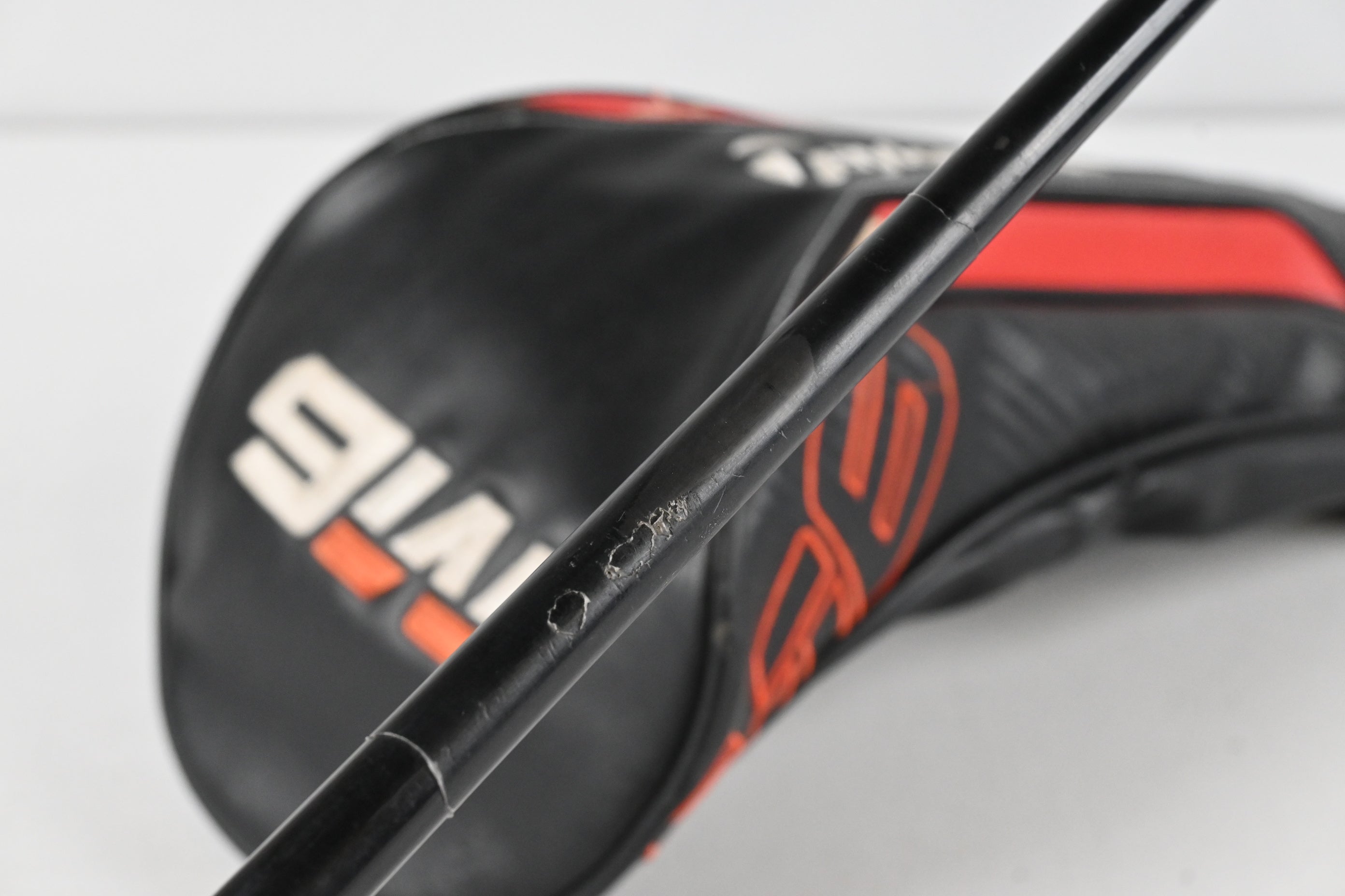 Taylormade M6 Driver / 10.5 Degree / Regular Flex Fujikura Atmos Red 5 Shaft