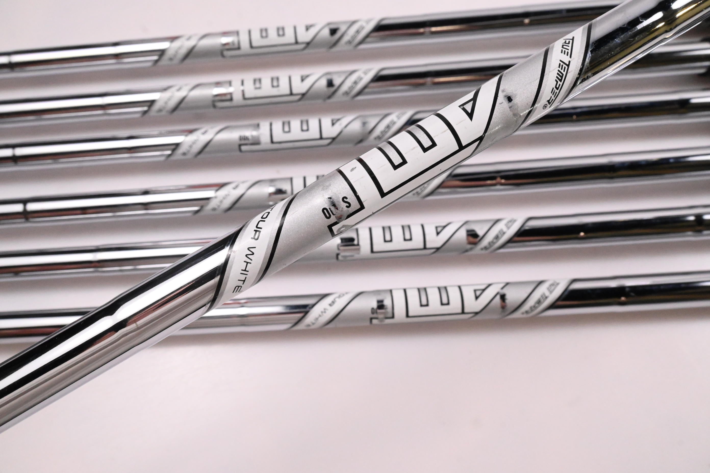 Titleist 718 CB Irons / 4-PW / Stiff Flex AMT Tour White S300 Shafts