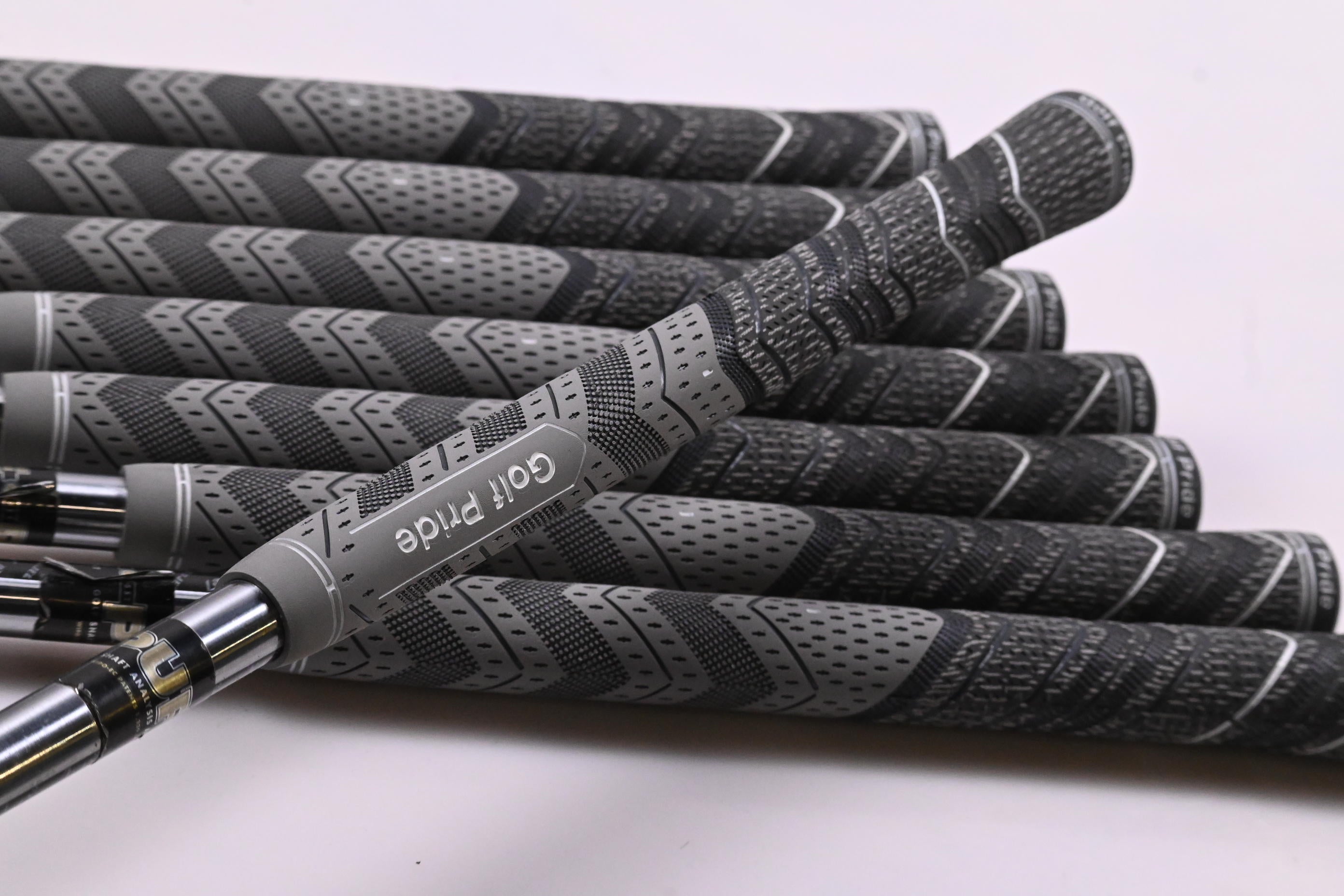 Callaway Apex Pro 19 Irons / 4-PW+AW / Regular Plus Flex Project X PXi Shafts