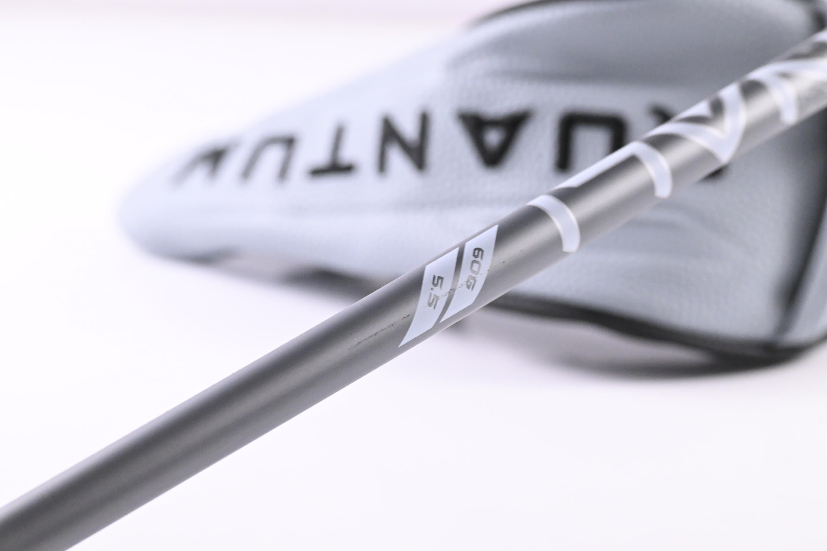 Callaway Quantum Max OS #4 Hybrid / 23 Degree / Regular Flex Denali Frost Silver