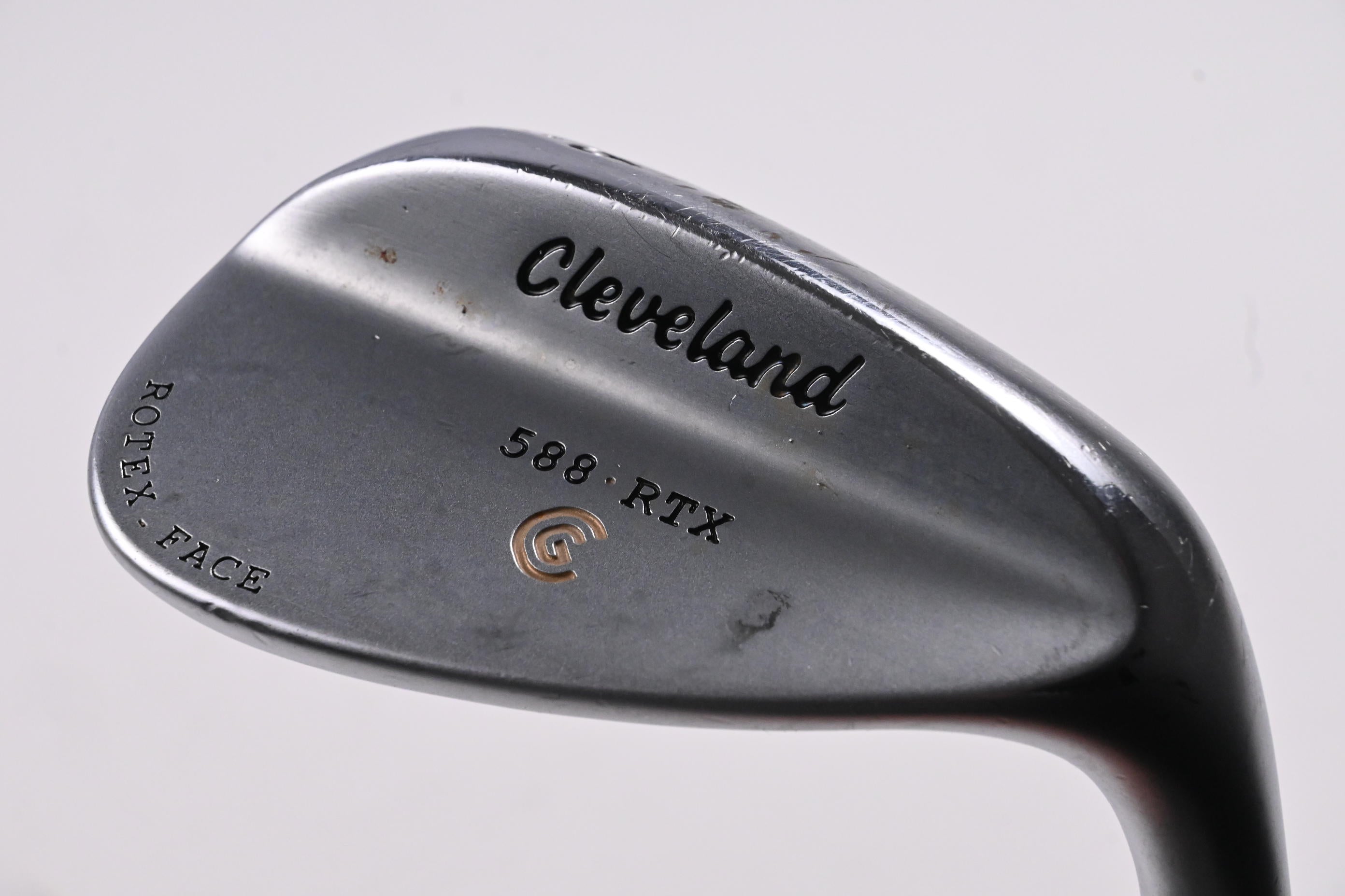 Cleveland 588 RTX Sand Wedge / 56 Degree / Wedge Flex Dynamic Gold Shaft