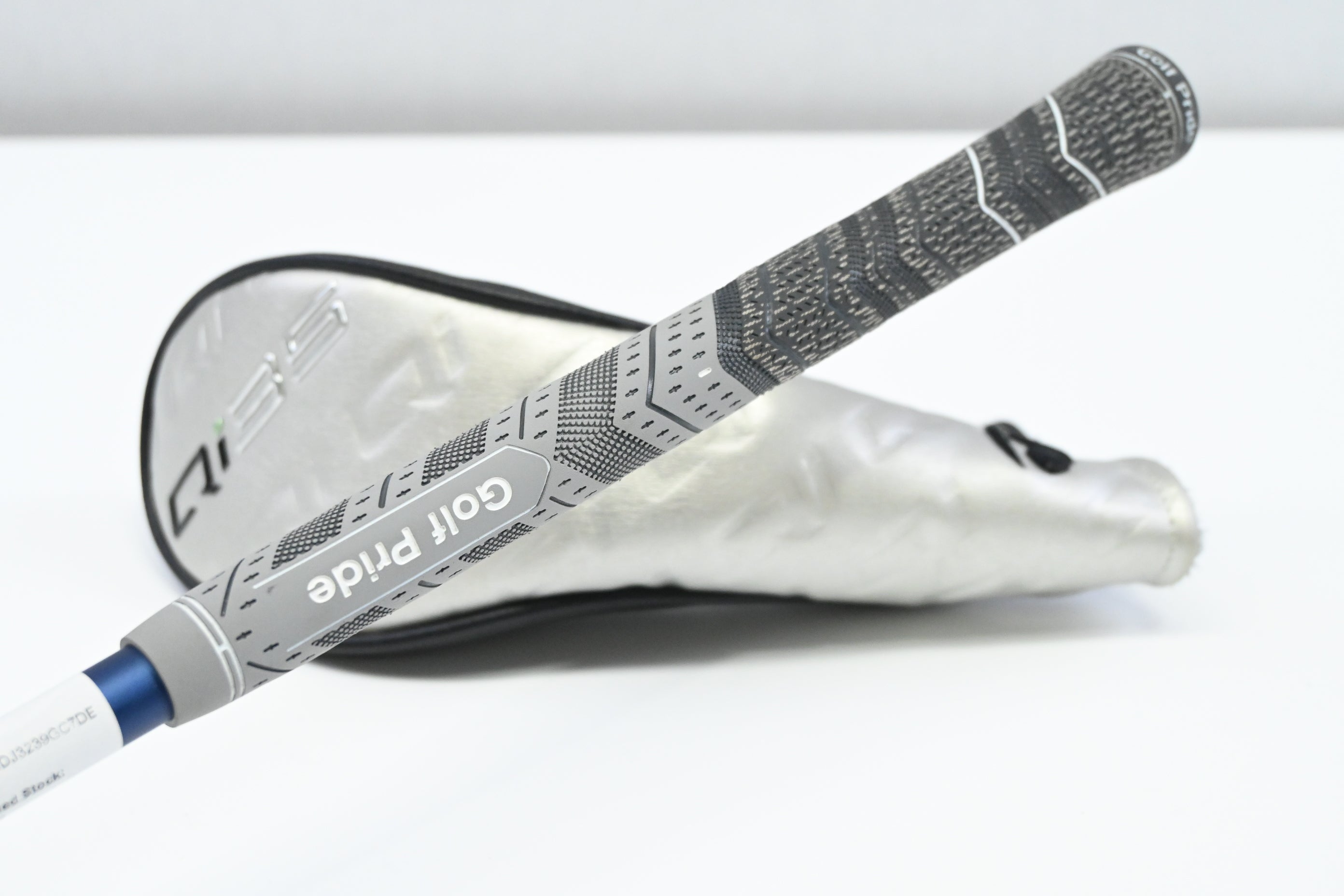 Taylormade Qi35 #4 Hybrid / 22 Degree / Regular Flex Fujikura Ventus Blue 6