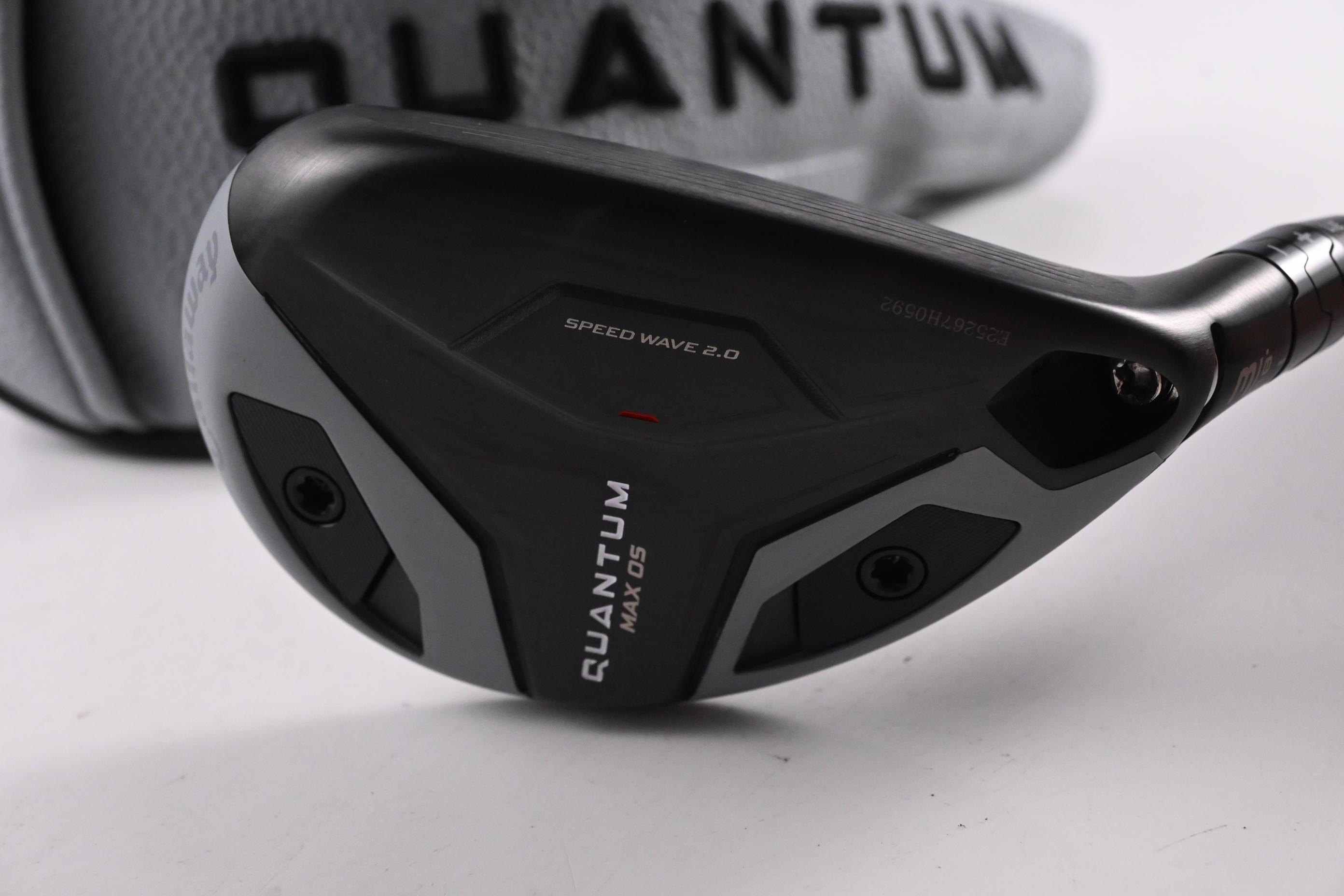 Callaway Quantum Max OS #3 Hybrid / 18 Degree / Stiff Flex Denali Frost Silver 70