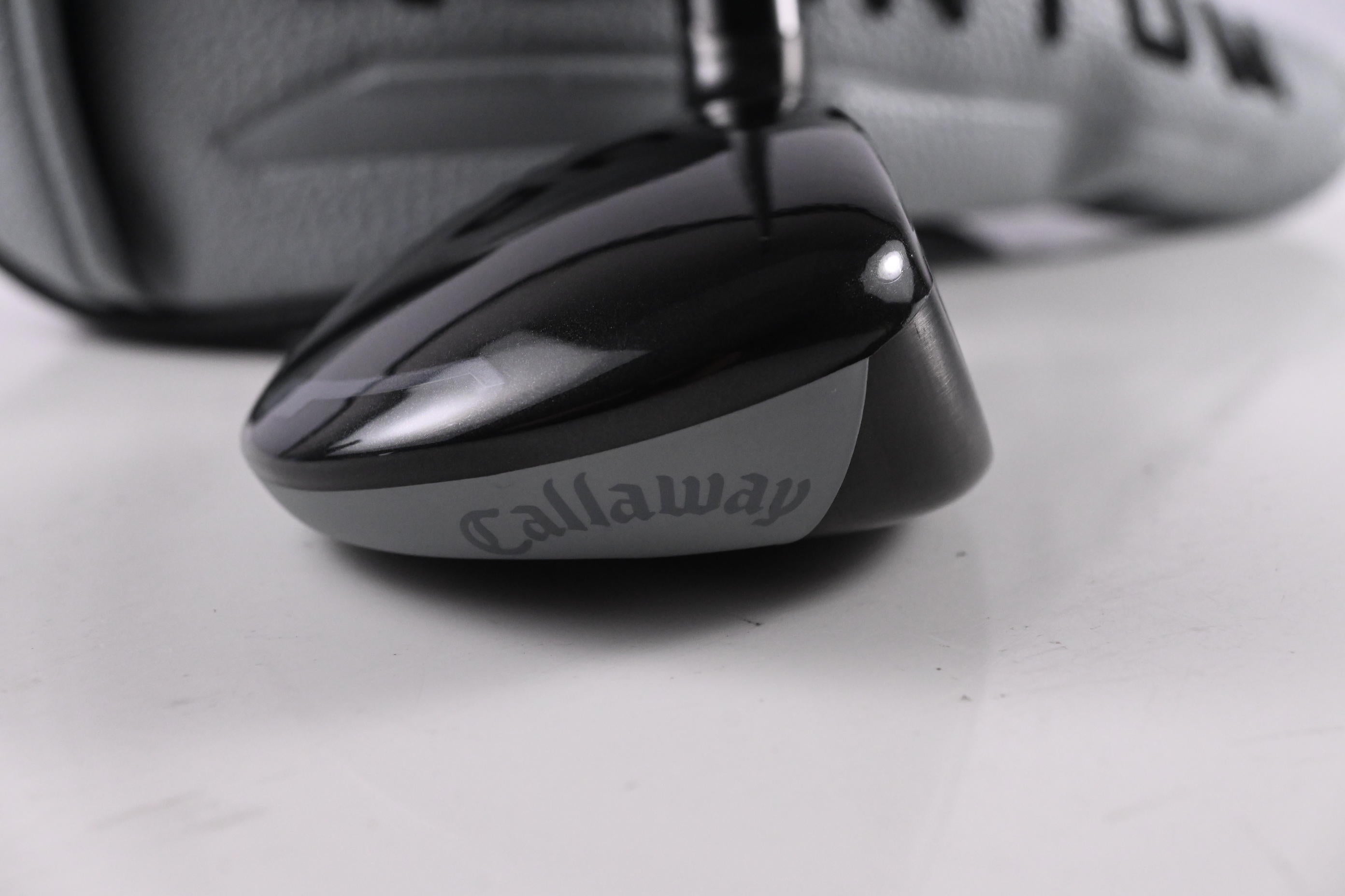 Callaway Quantum Max OS #3 Hybrid / 18 Degree / Stiff Flex Denali Frost Silver 70