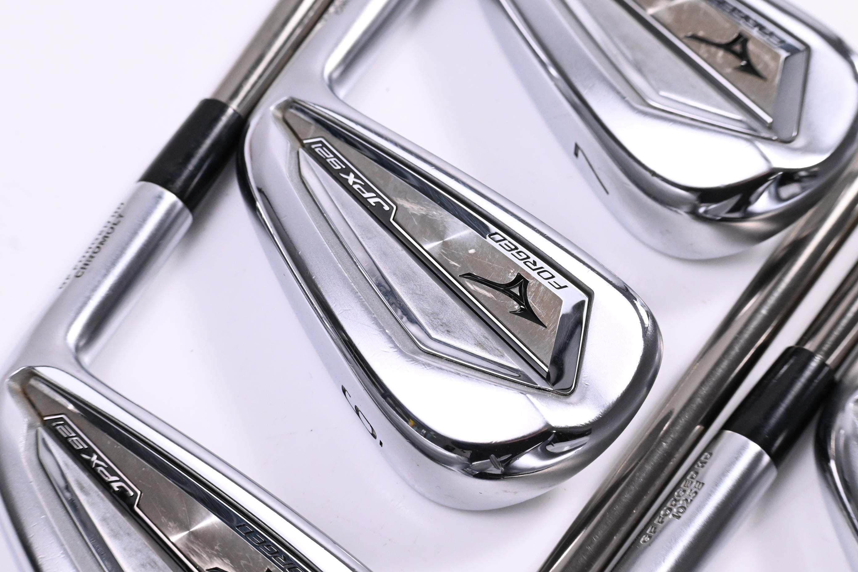 Mizuno JPX 921 Forged Irons / 5-PW+GW / Regular Flex UST Mamiya Recoil 95 Shafts