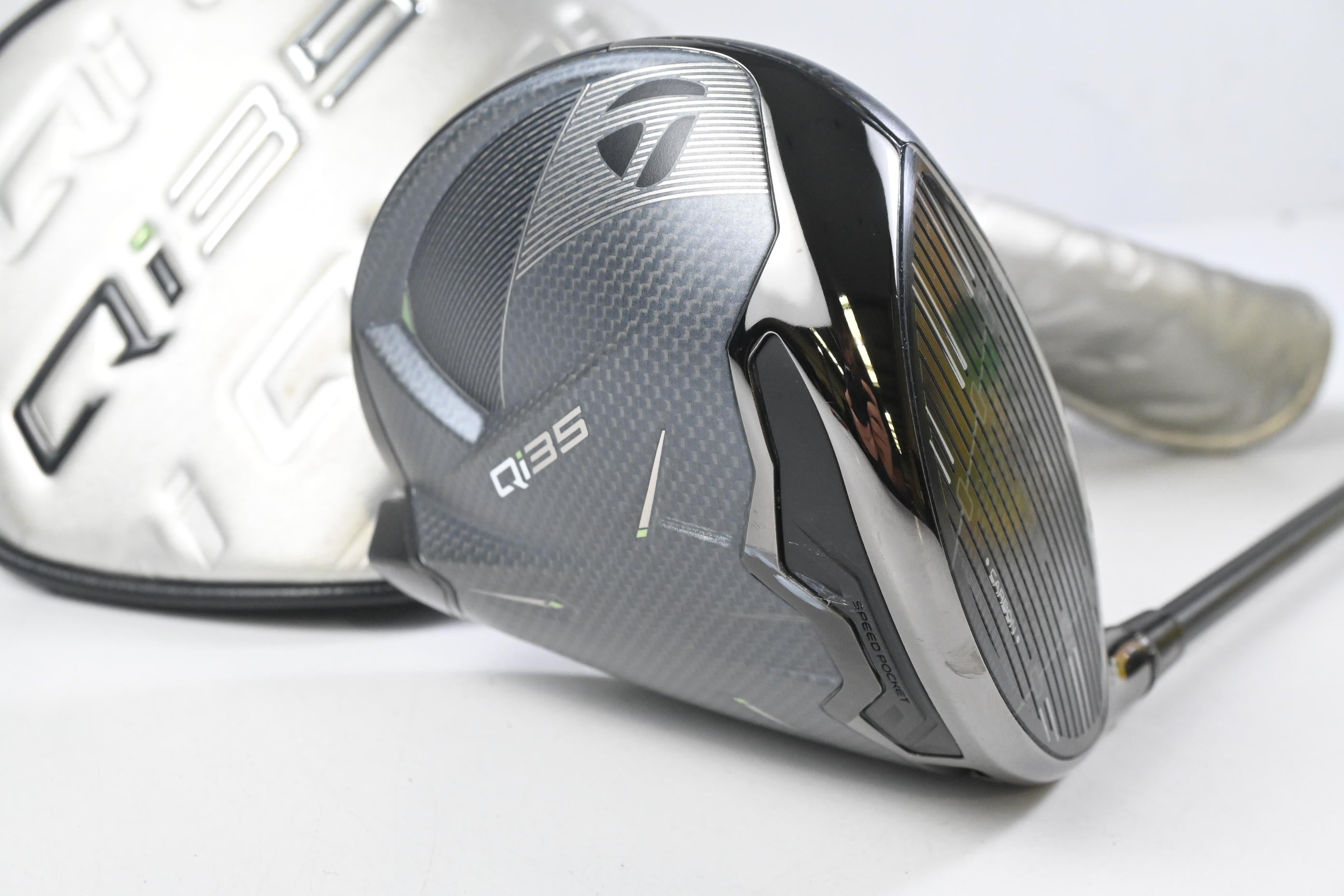 Taylormade Qi35 Max Driver / 10.5 Degree / Regular Flex Fujikura Ventus Blue 5